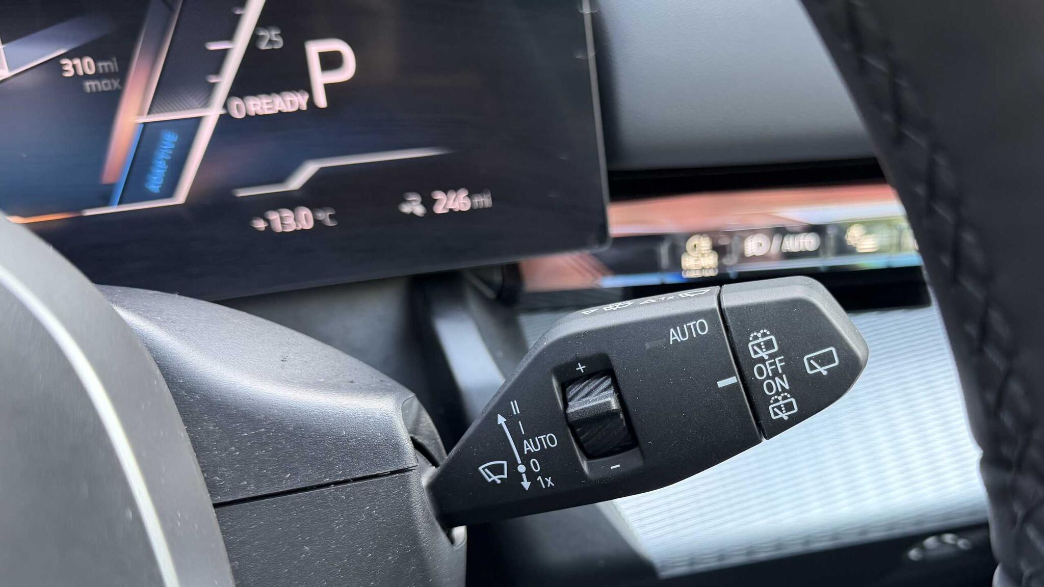 BMW i5 view 28