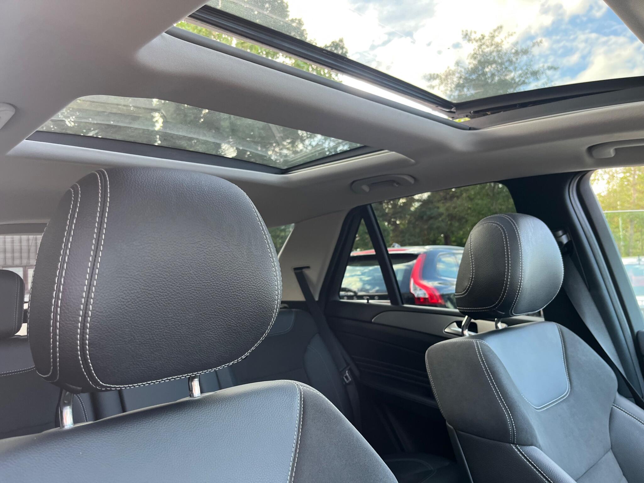Mercedes-Benz M-Class view 21