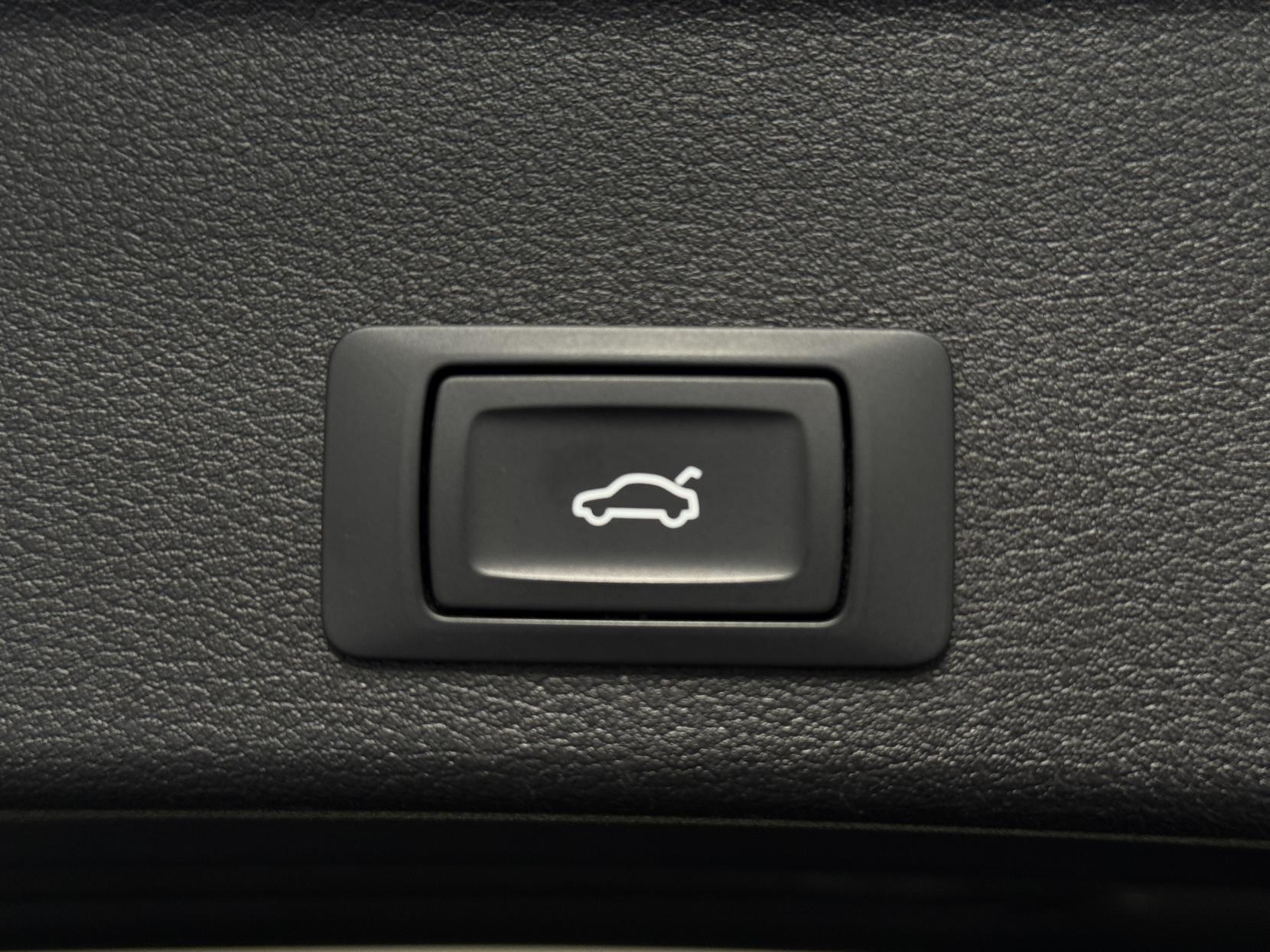 Audi S4 Avant view 57