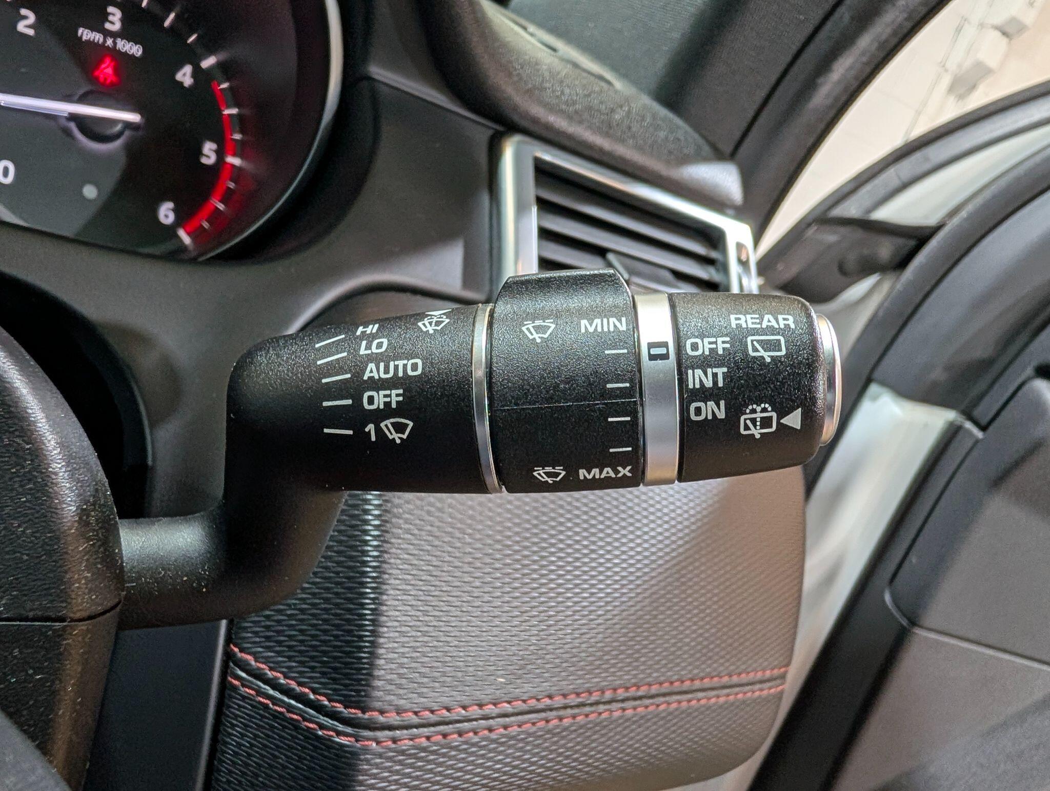 Land Rover Discovery Sport view 31