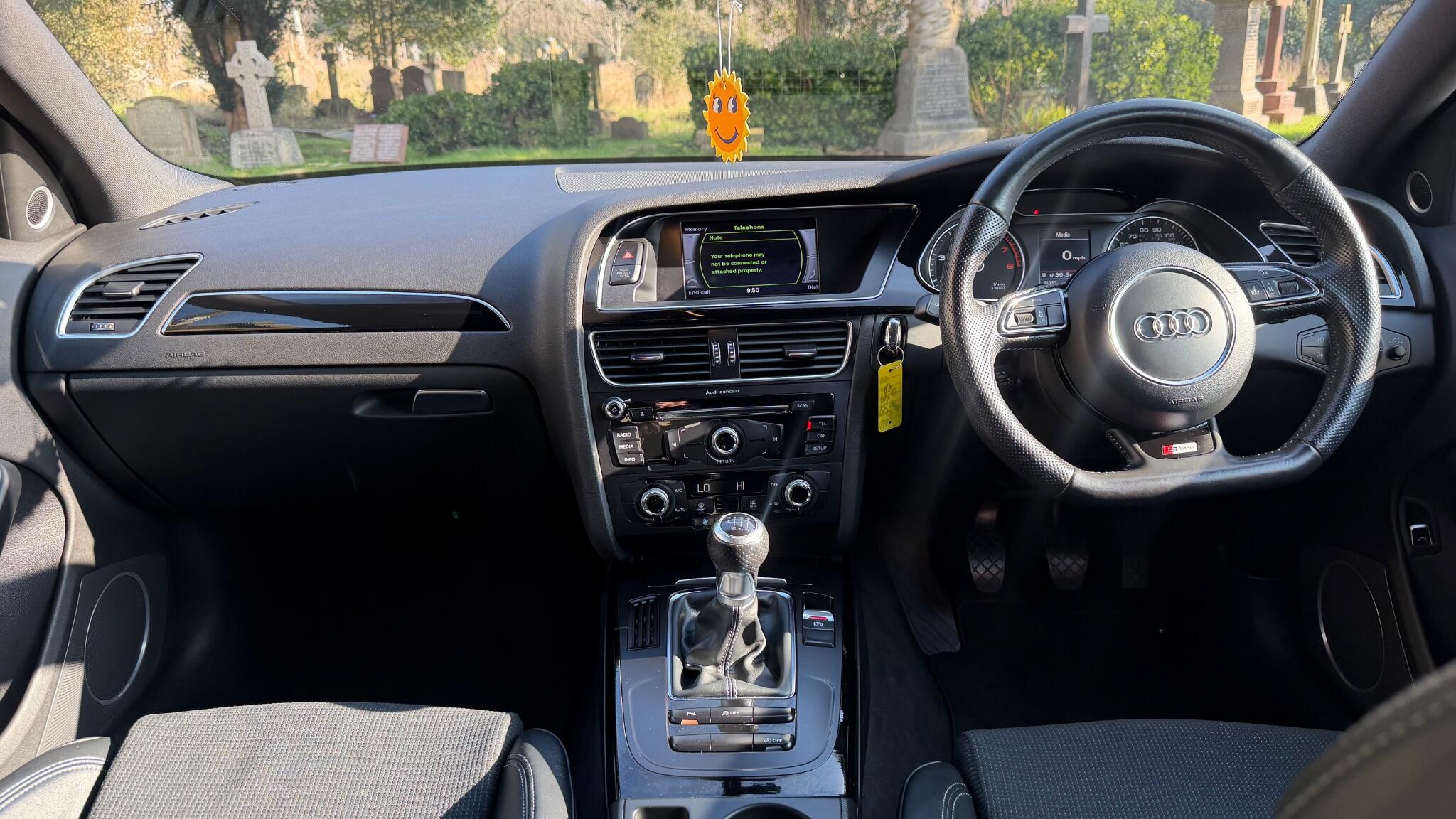 Audi A4 view 21