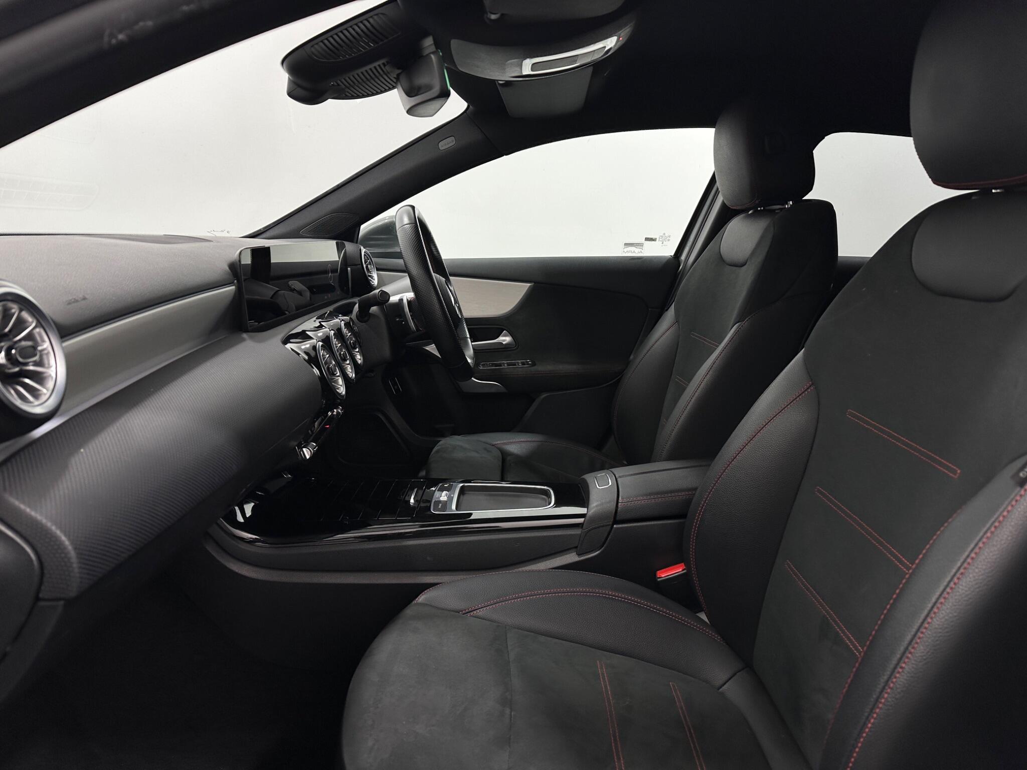Mercedes-Benz A-Class view 35