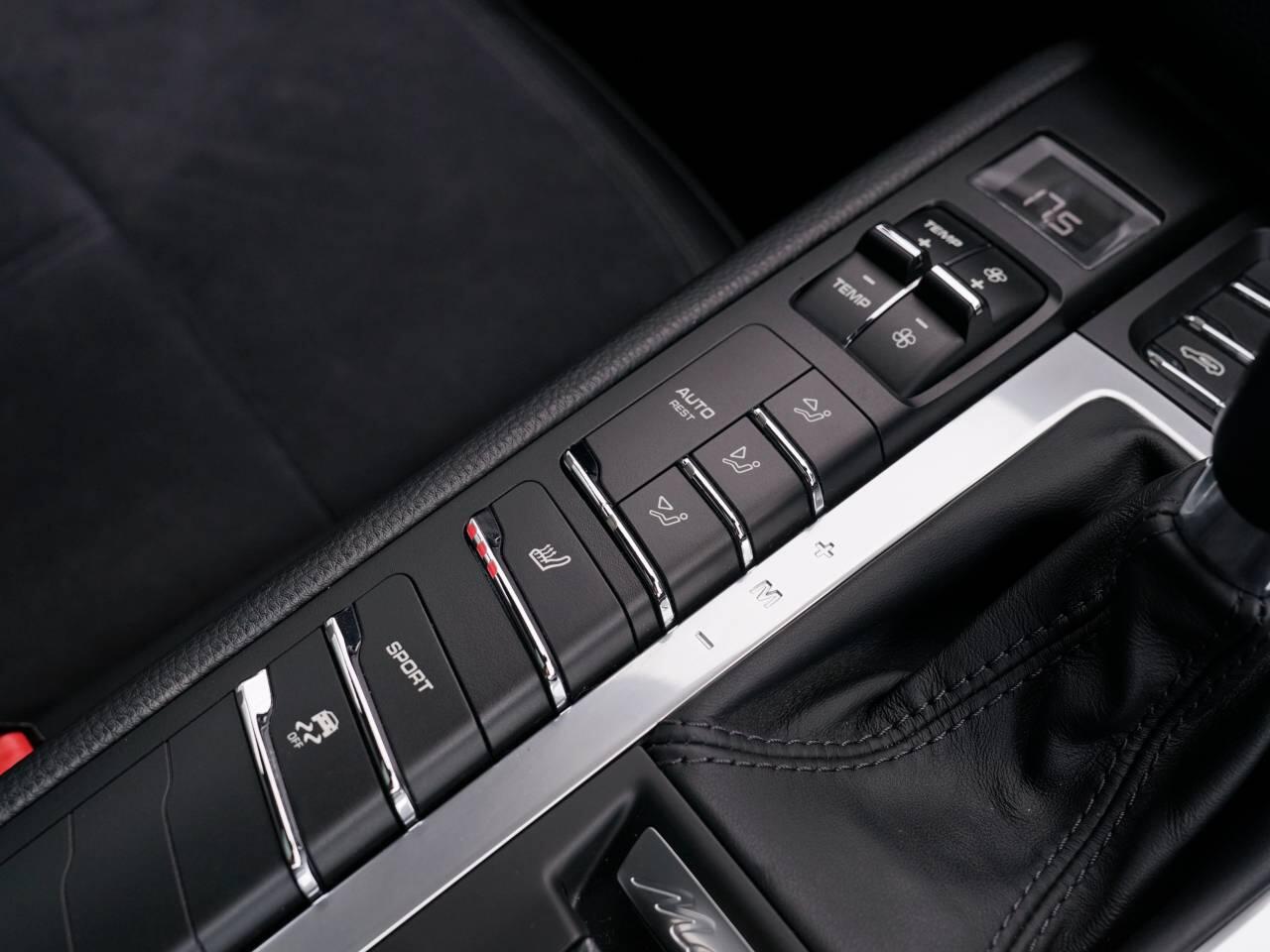 Porsche Macan view 36
