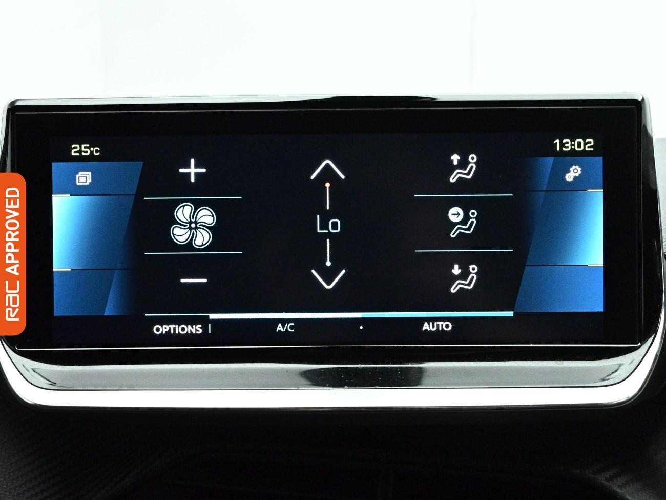 Peugeot e-208 view 20
