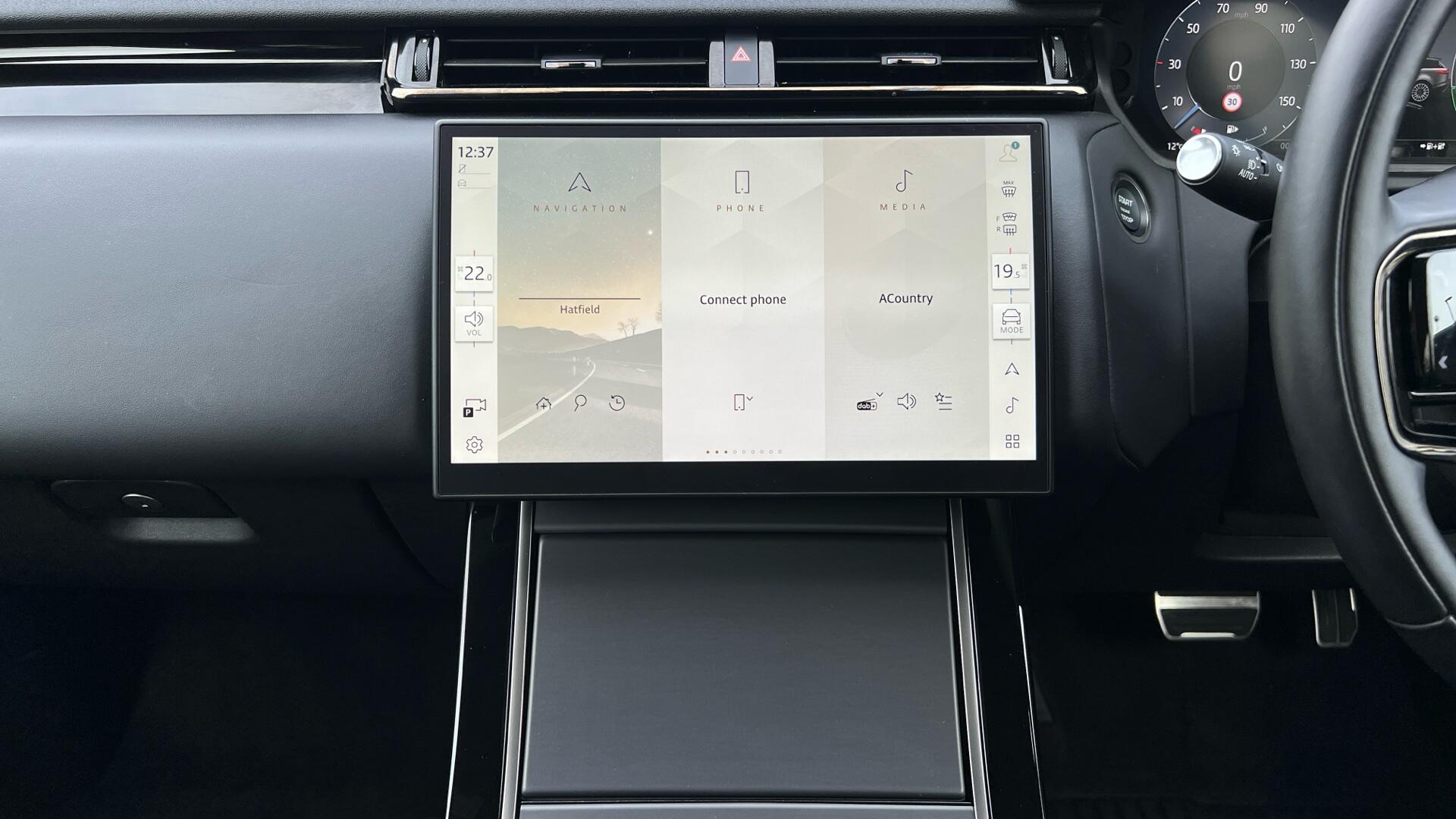 Land Rover Range Rover Velar view 16