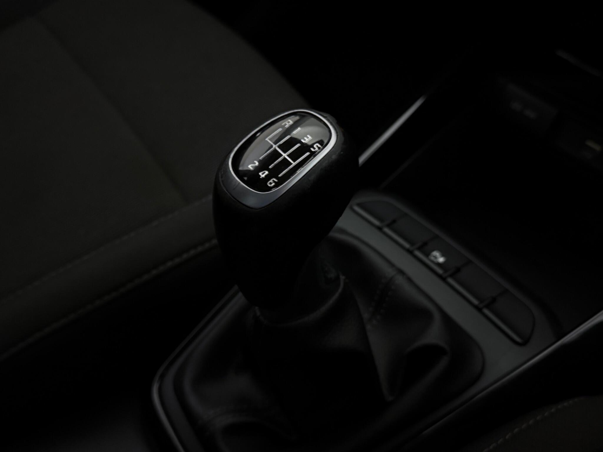 Kia Rio view 34