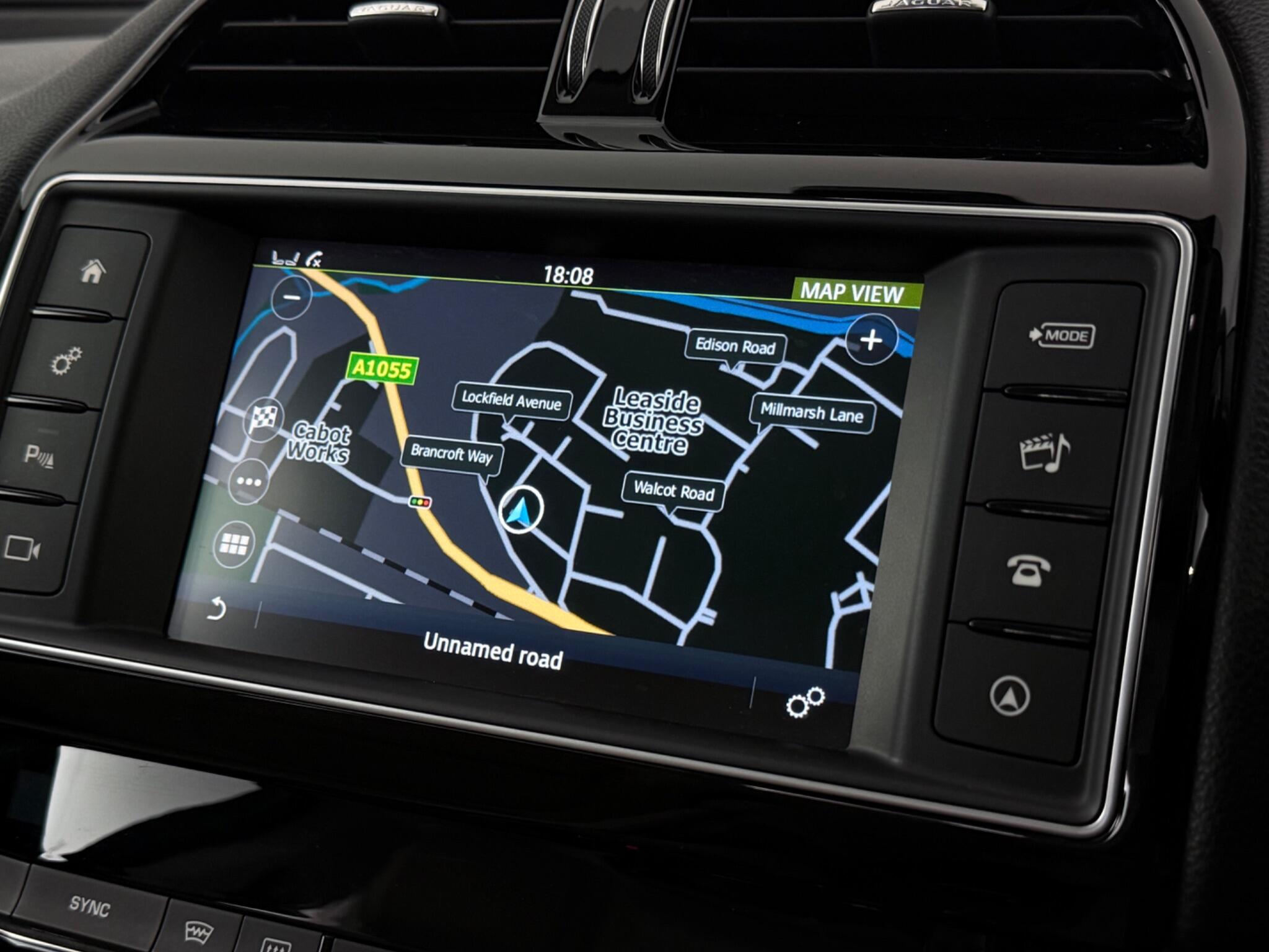 Jaguar Xe view 21