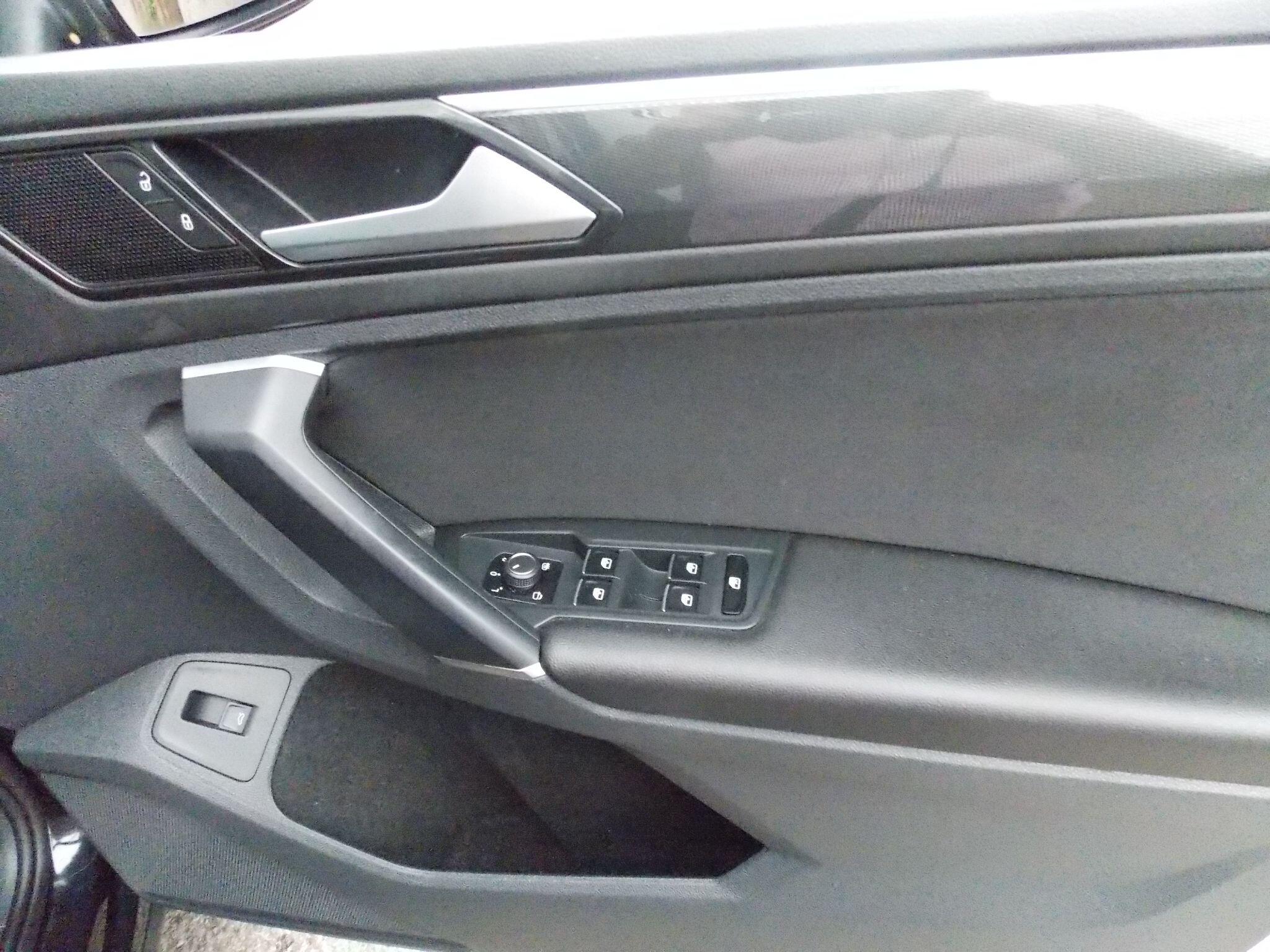 Volkswagen Tiguan view 27
