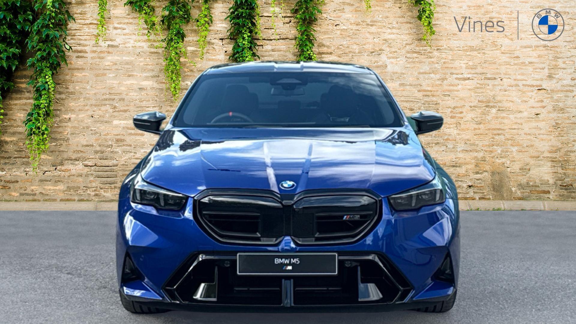 BMW M5 view 16