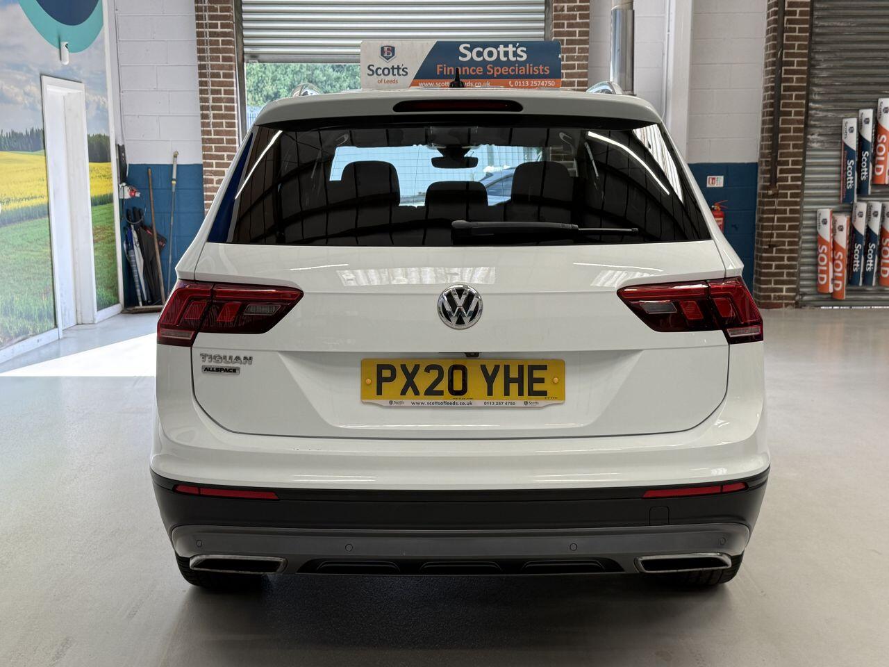 Volkswagen Tiguan Allspace view 7