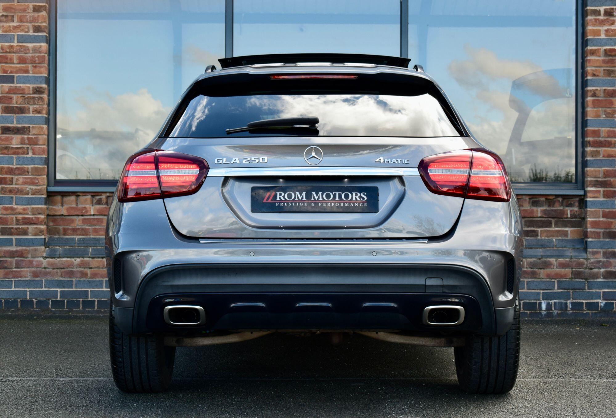 Mercedes-Benz GLA view 40