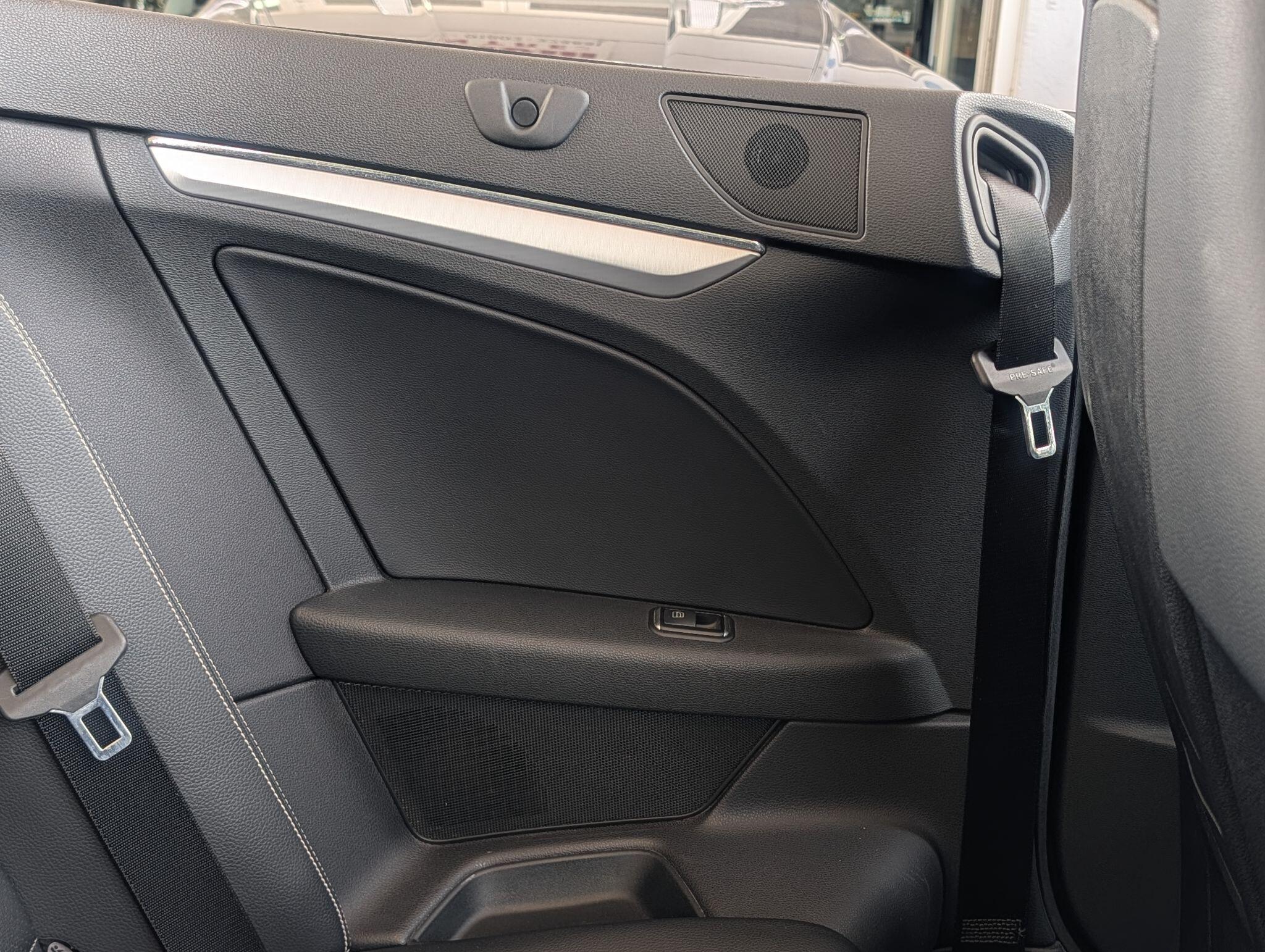 Mercedes-Benz E-Class view 37