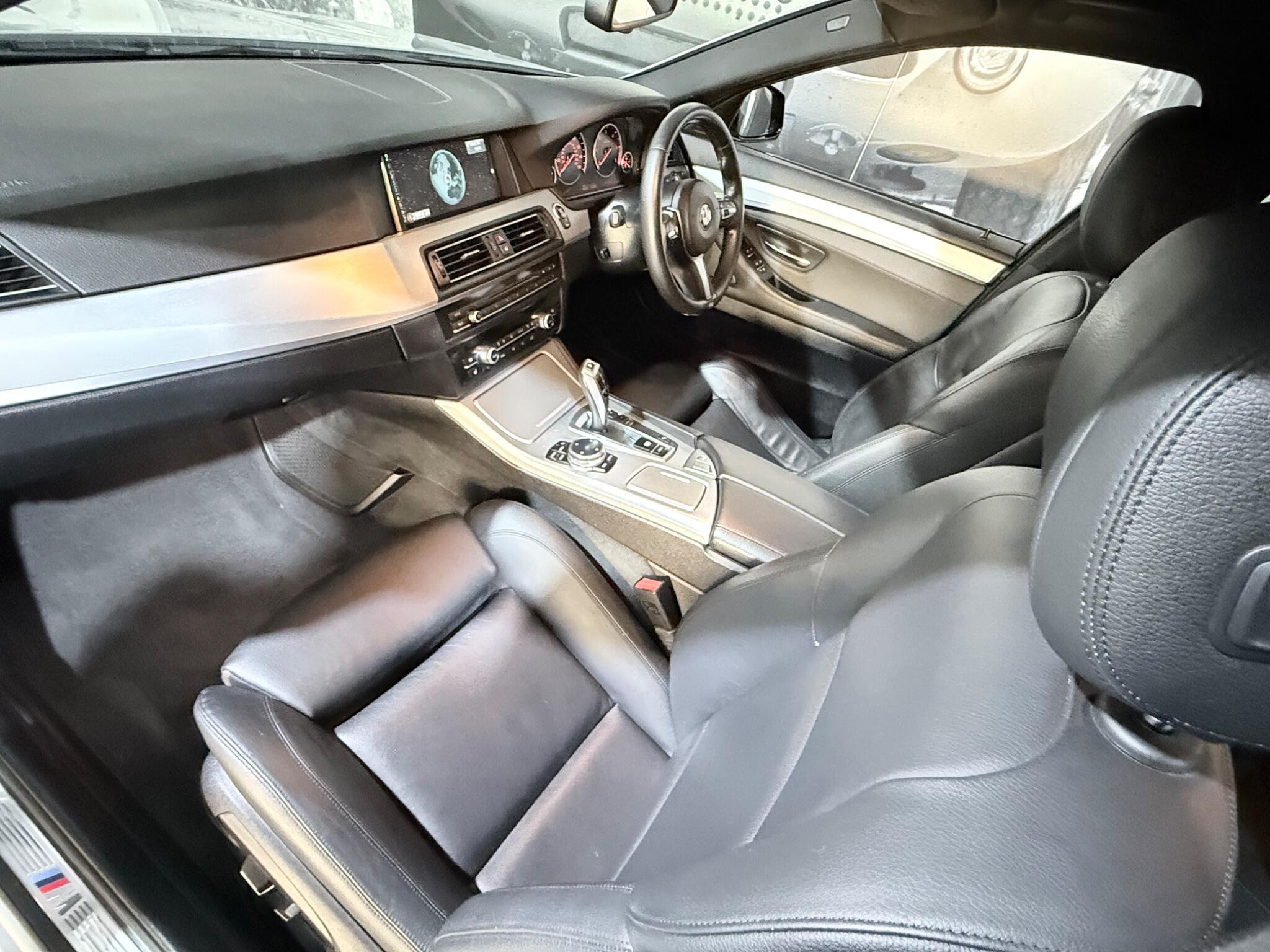 BMW 5 Series view 6