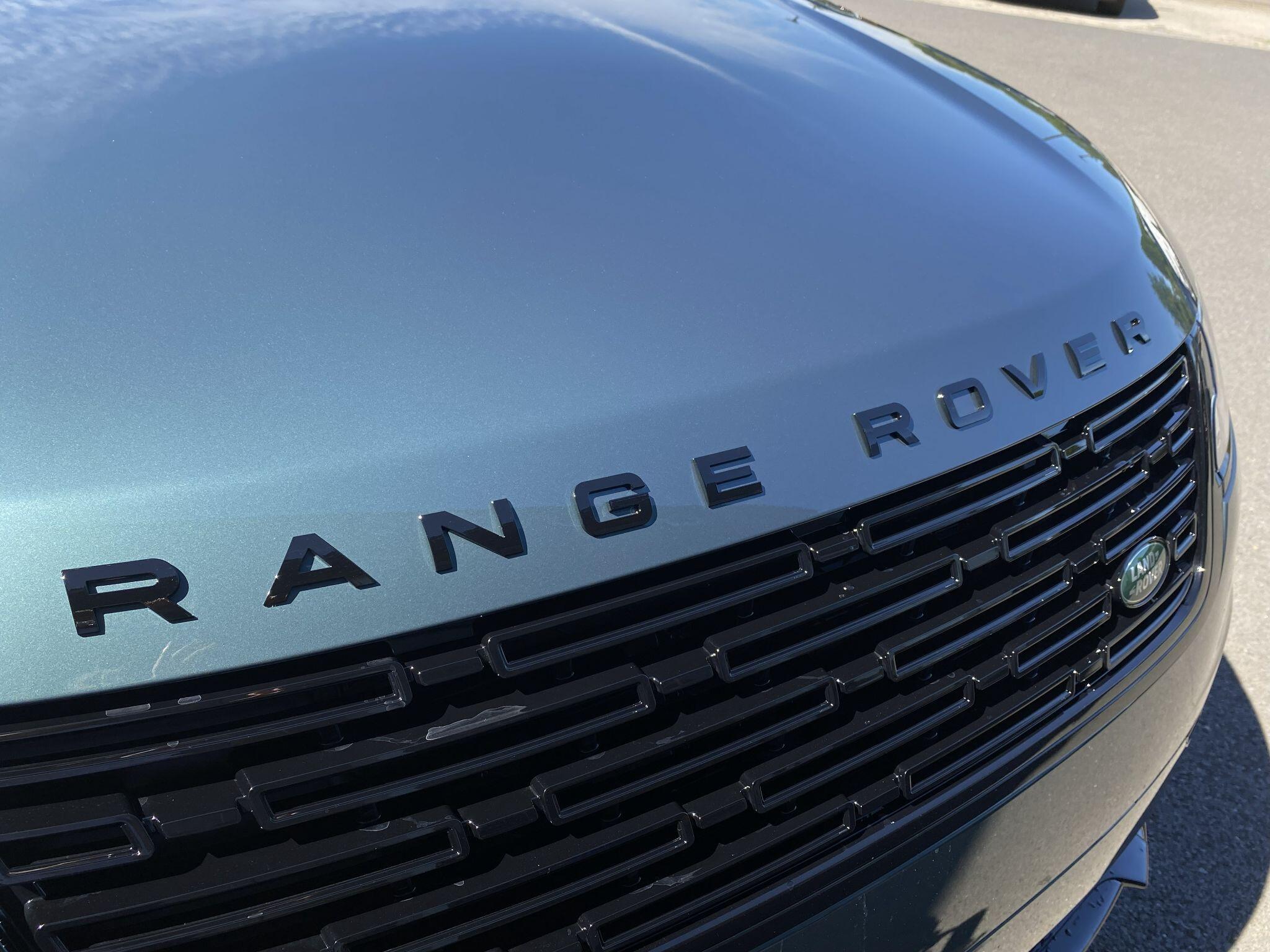 Land Rover Range Rover Velar view 29