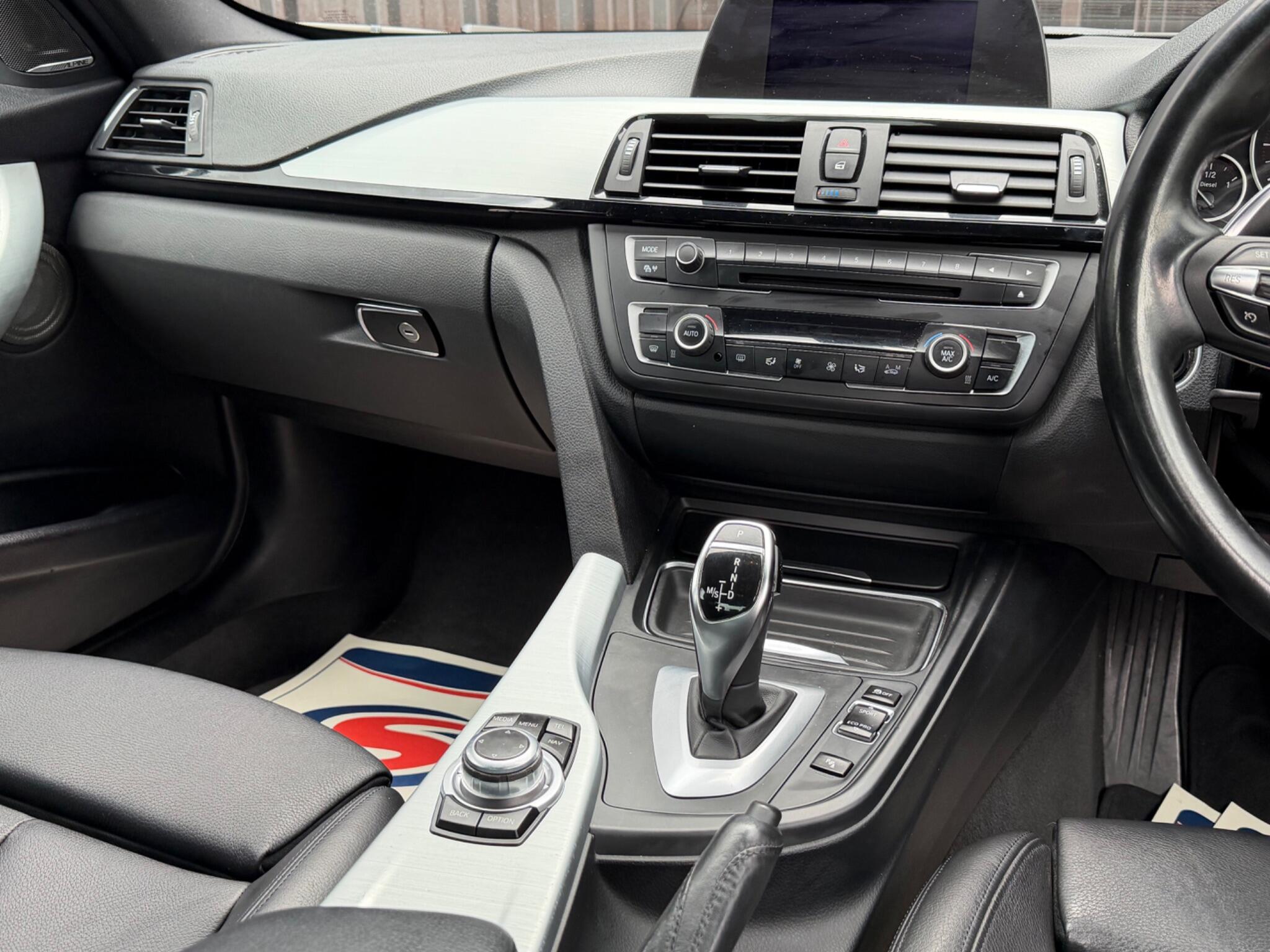 BMW 3 Series view 23