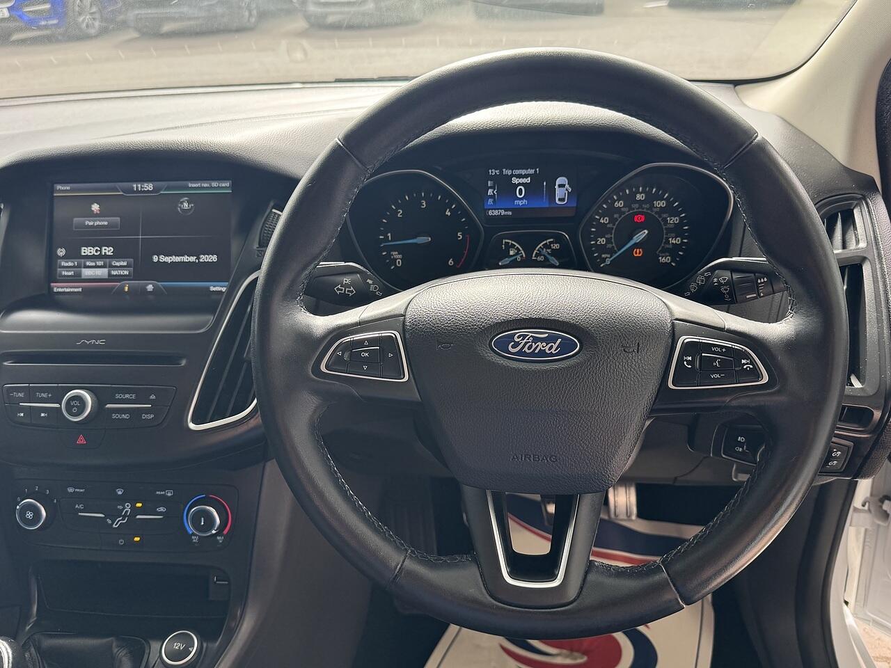 Ford Focus view 22