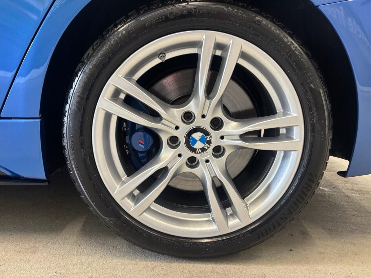 BMW 3 Series view 10