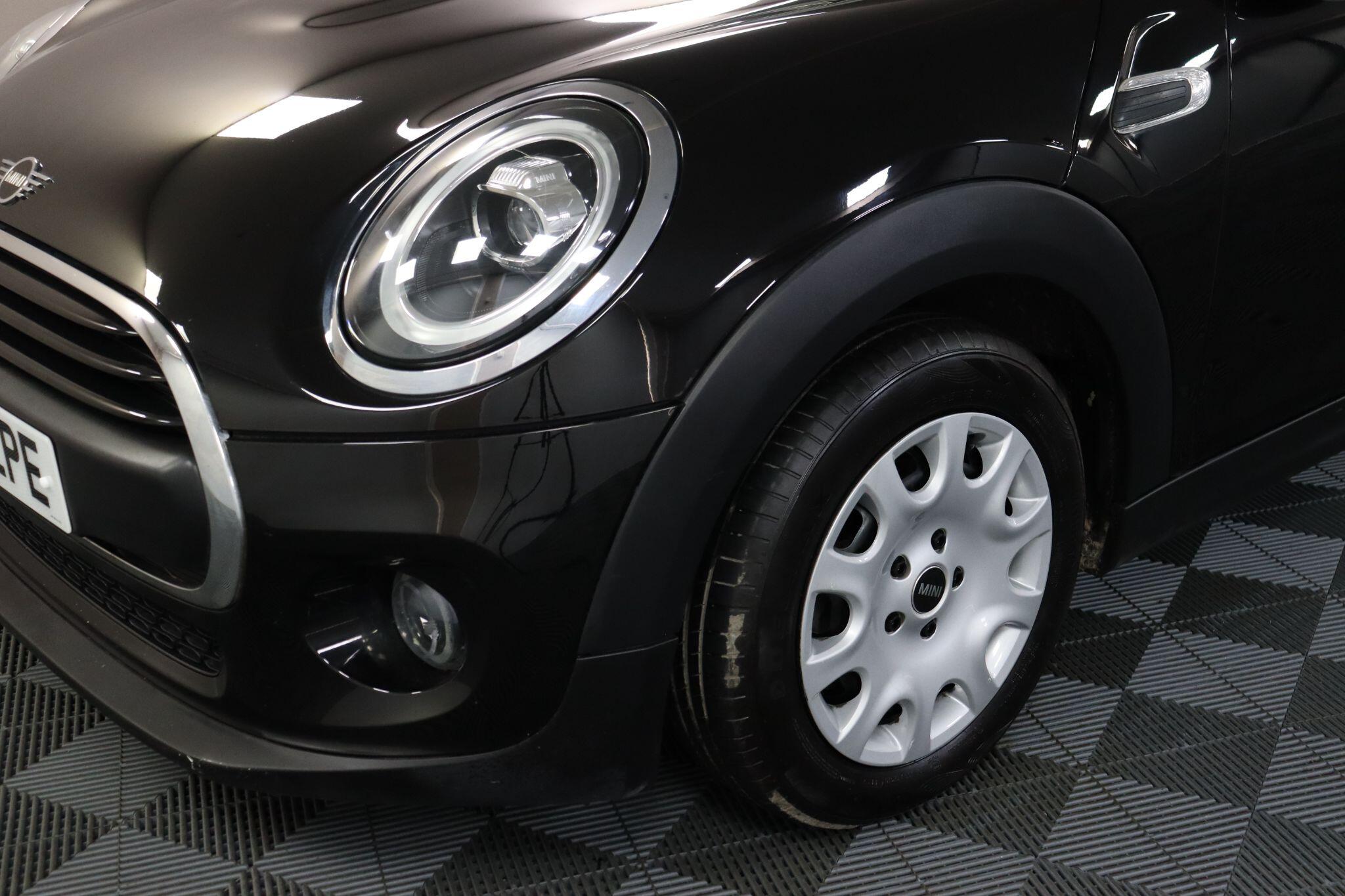Mini Hatch view 31