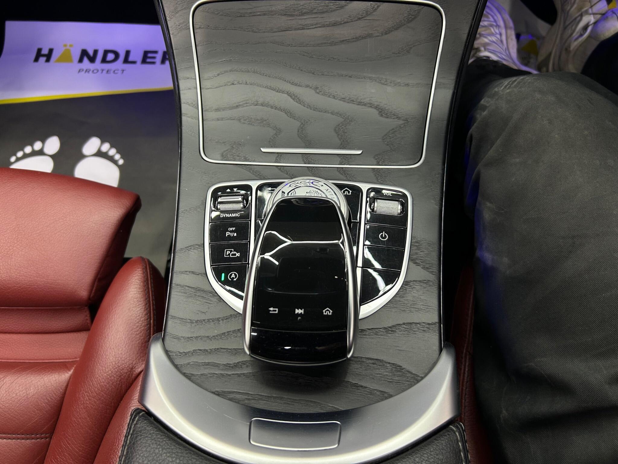 Mercedes-Benz C-Class view 10