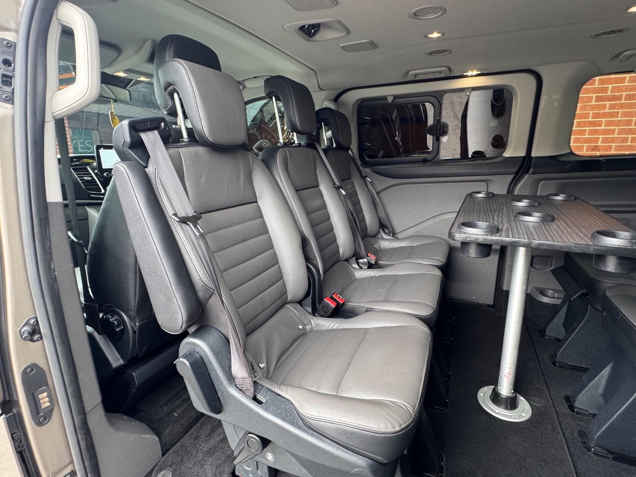 Ford Tourneo Custom view 11