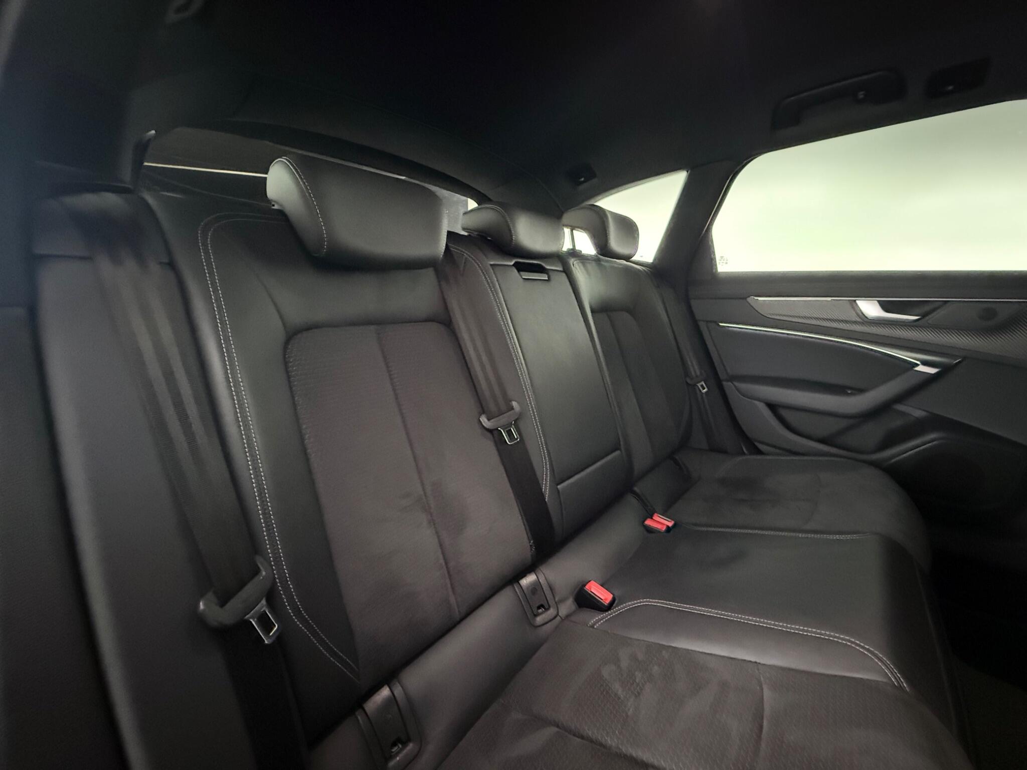 Audi A6 view 23