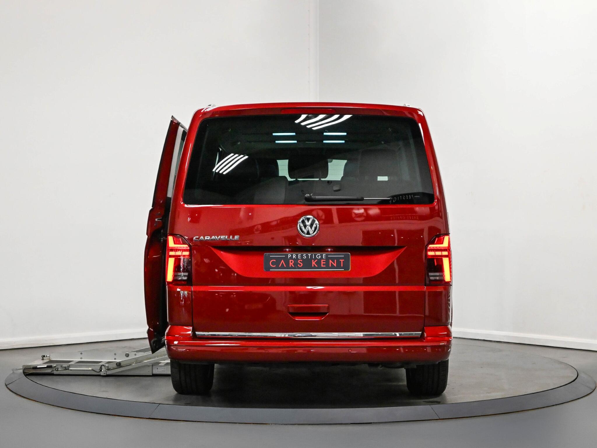 Volkswagen Caravelle view 21