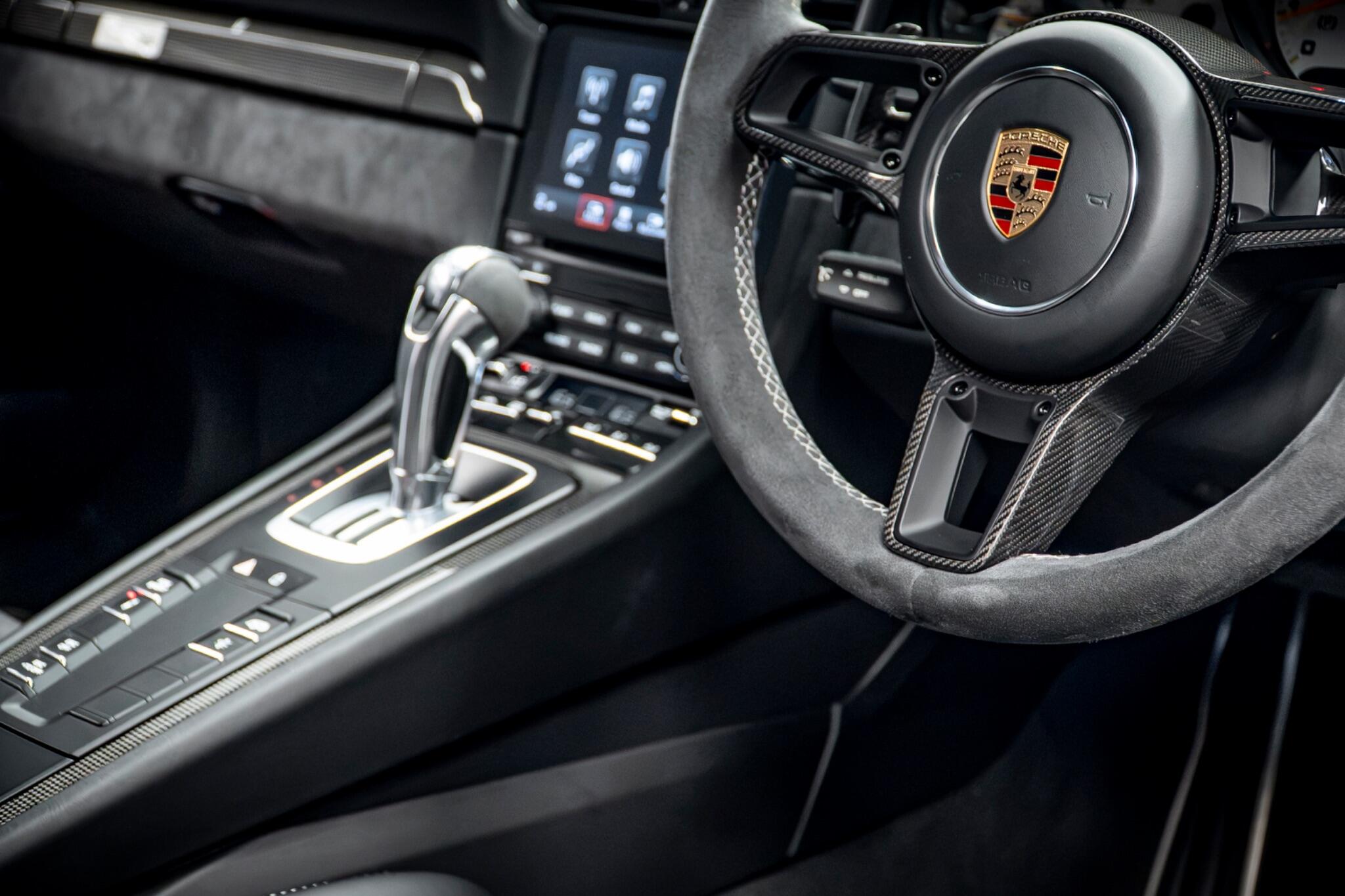 Porsche 911 view 39