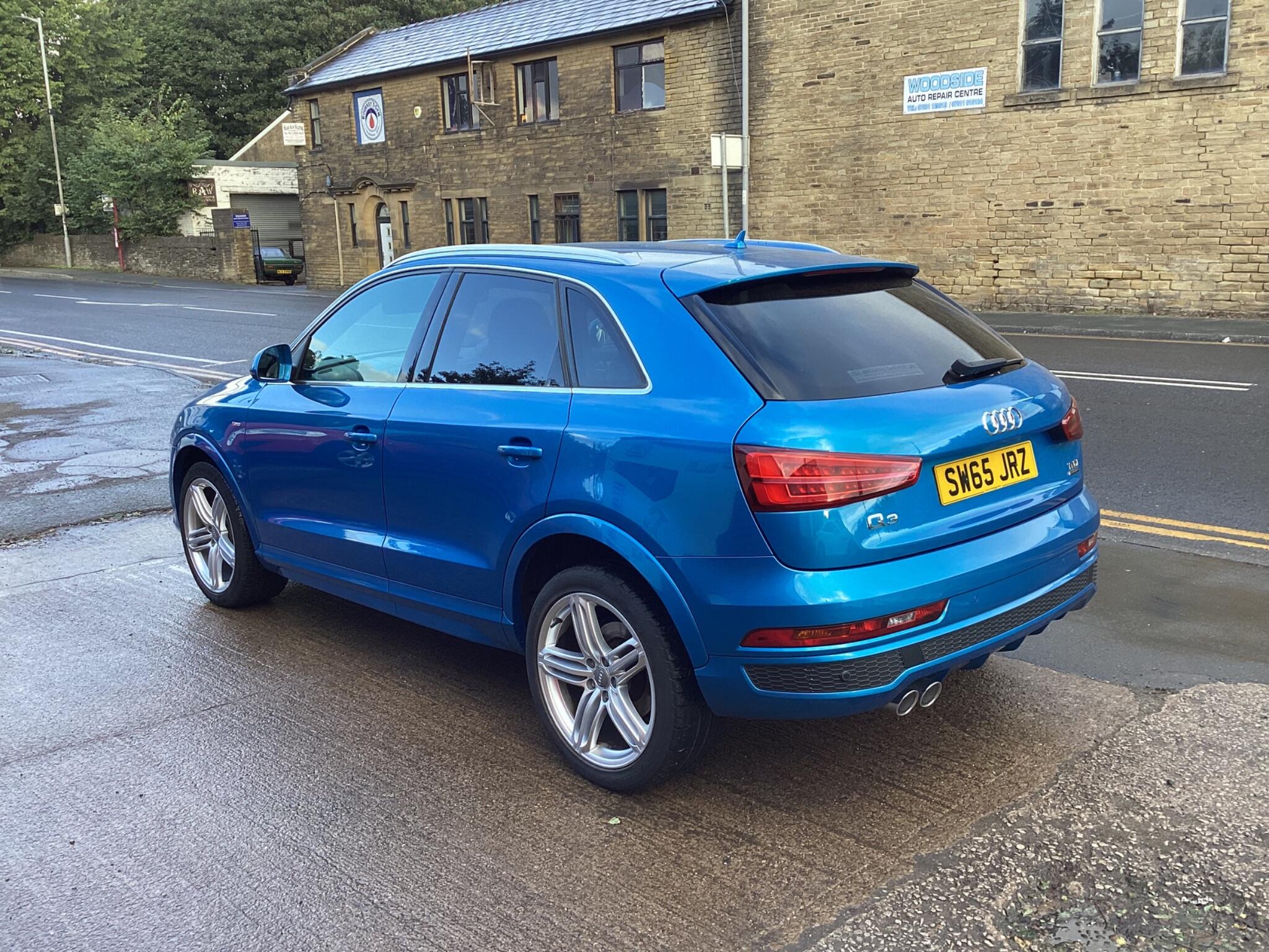 Audi Q3 view 4