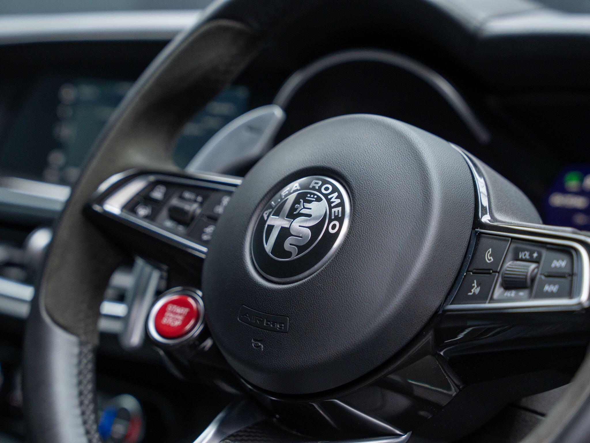 Alfa Romeo Stelvio view 40