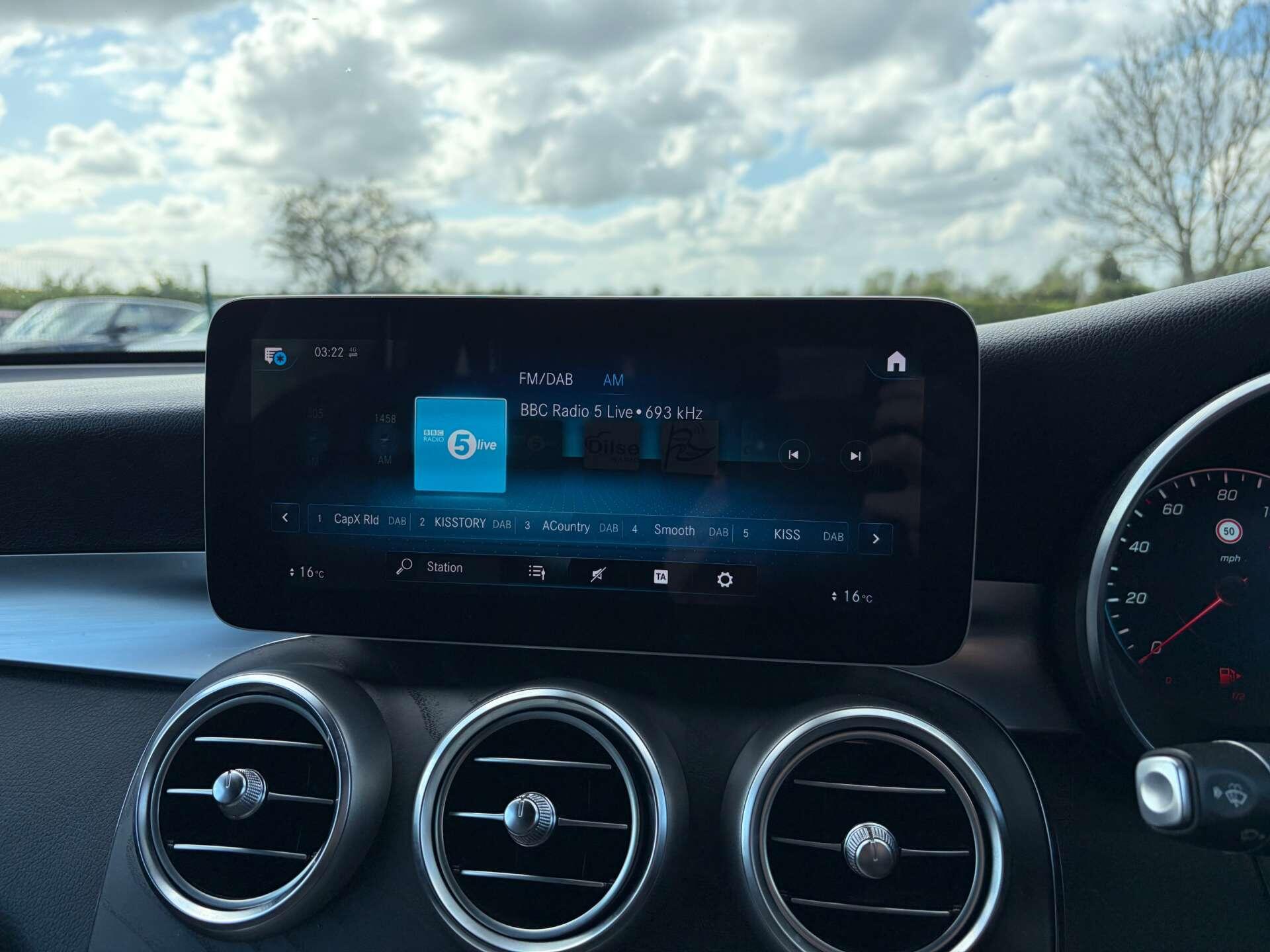 Mercedes-Benz GLC view 64