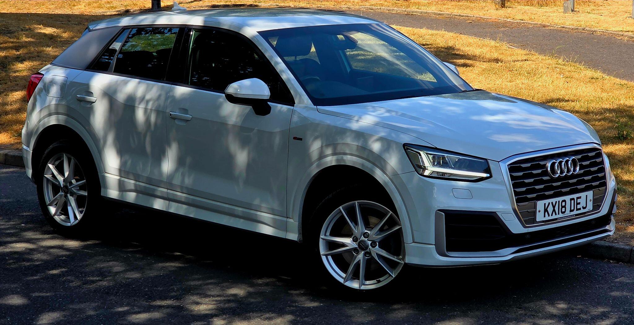 Audi Q2 view 8