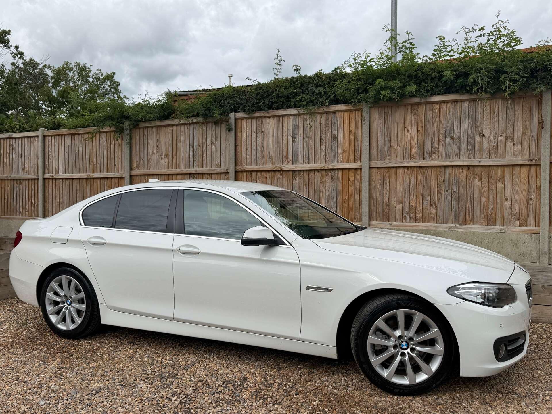 BMW 5 Series view 11