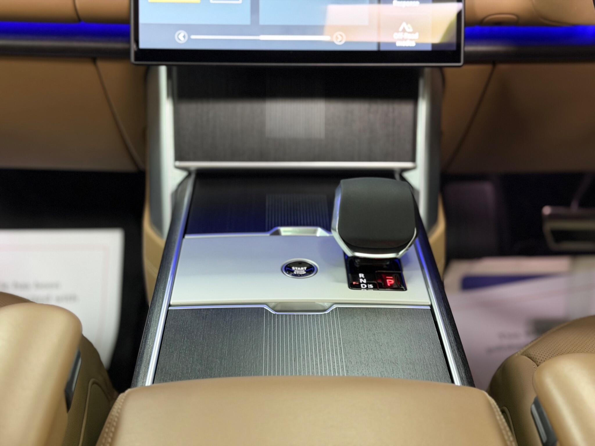 Land Rover Range Rover view 26