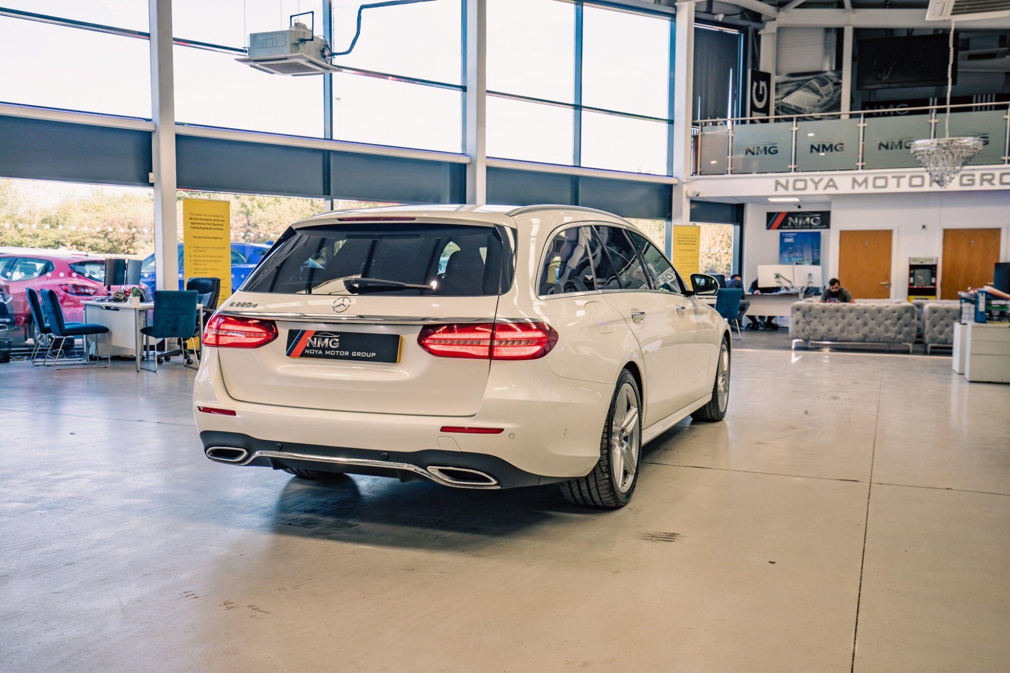 Mercedes-Benz E-Class view 28