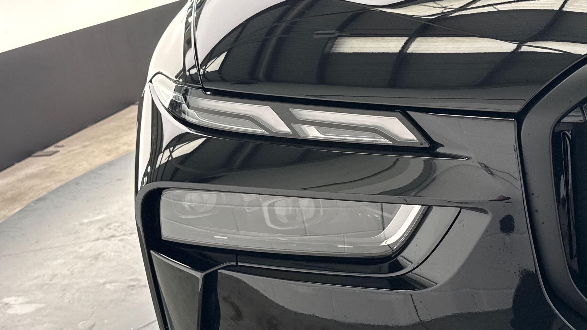 BMW X7 view 23