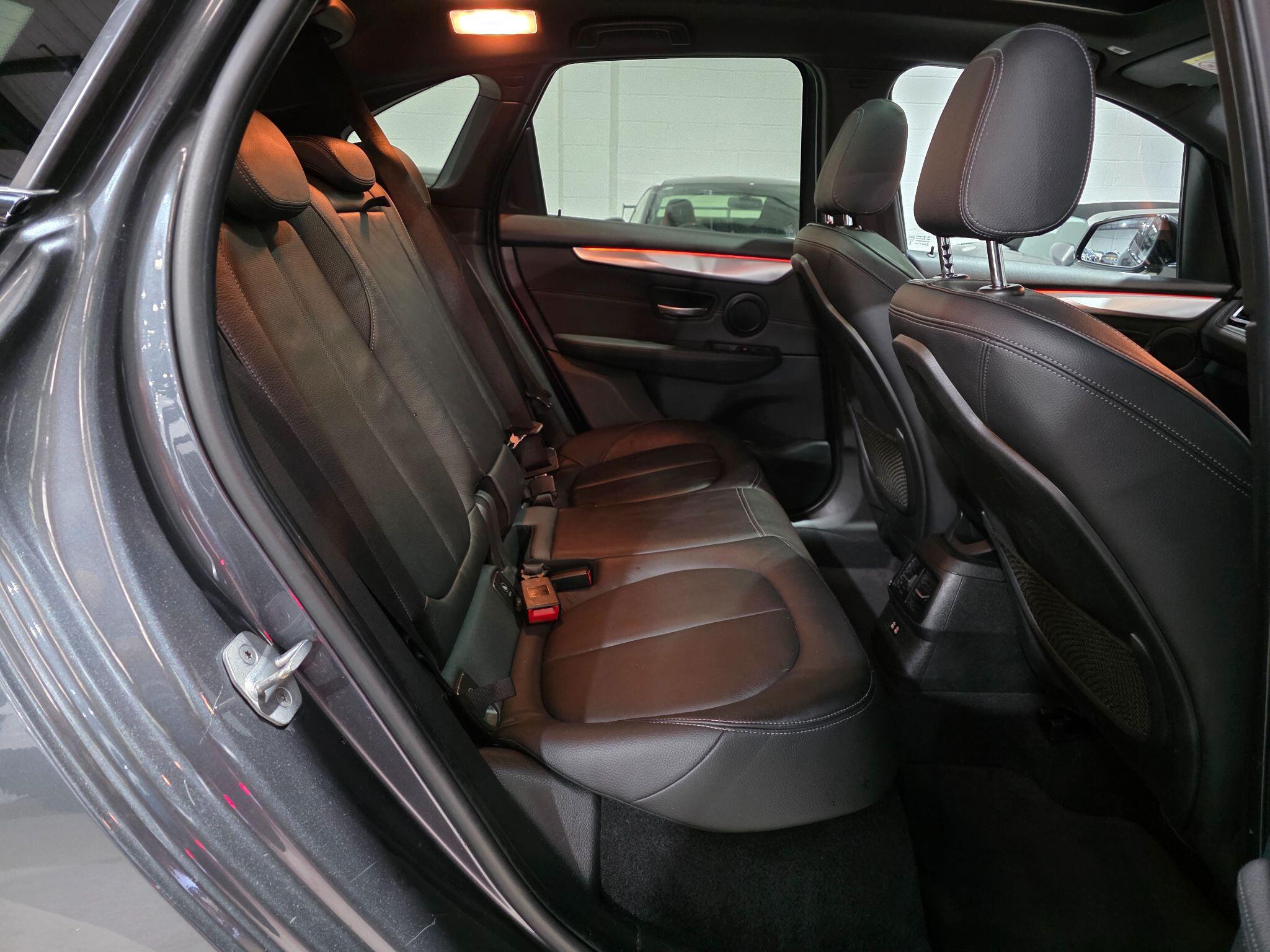 BMW 2 Series view 25