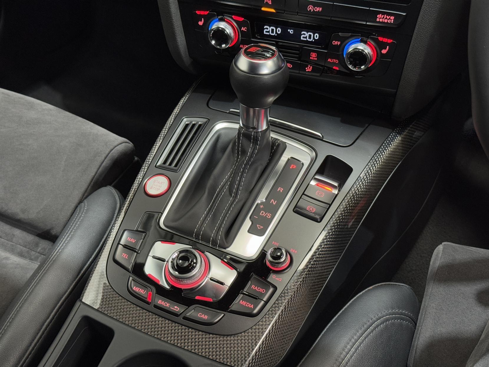 Audi S4 Avant view 29