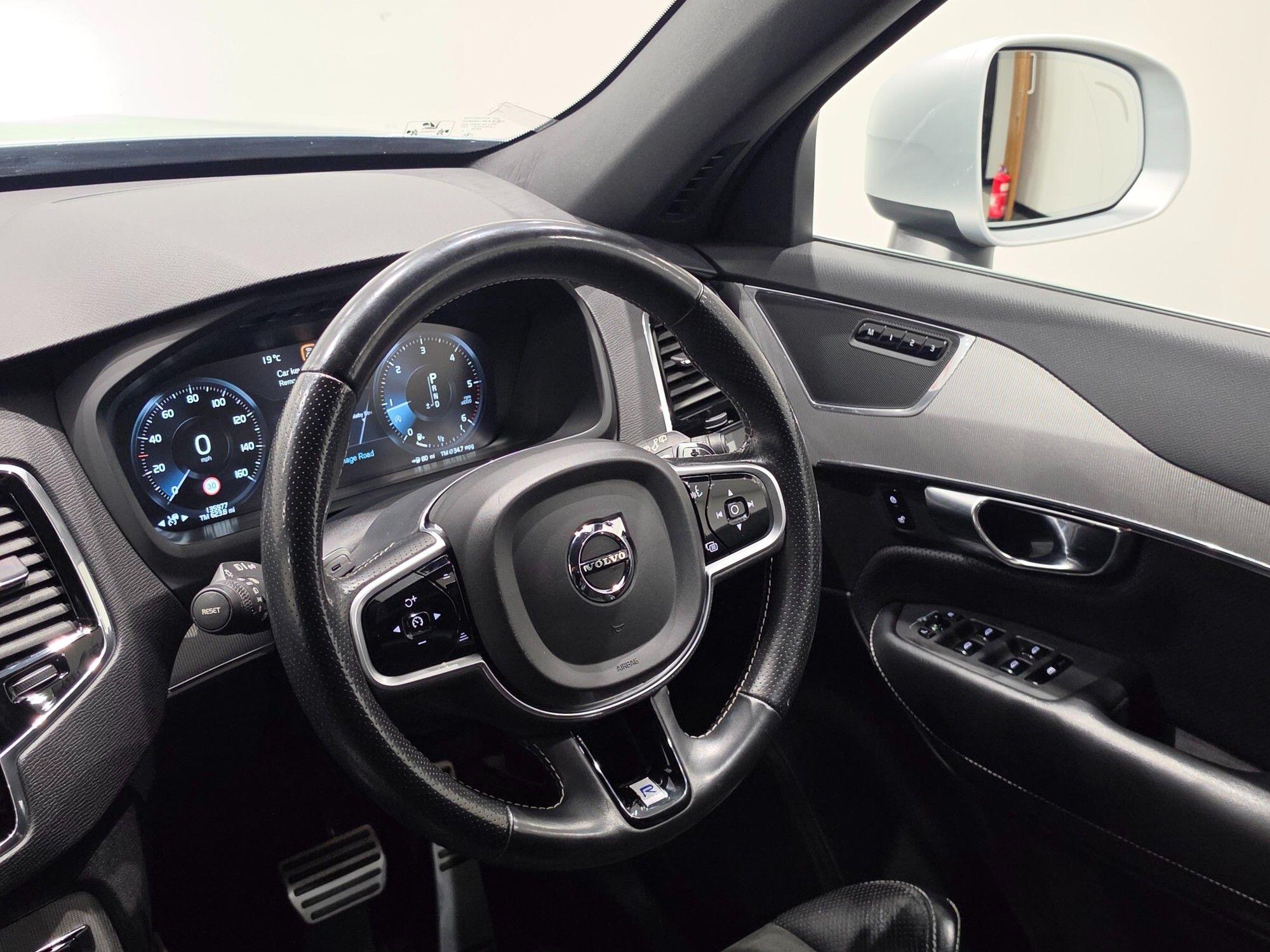 Volvo XC90 view 104