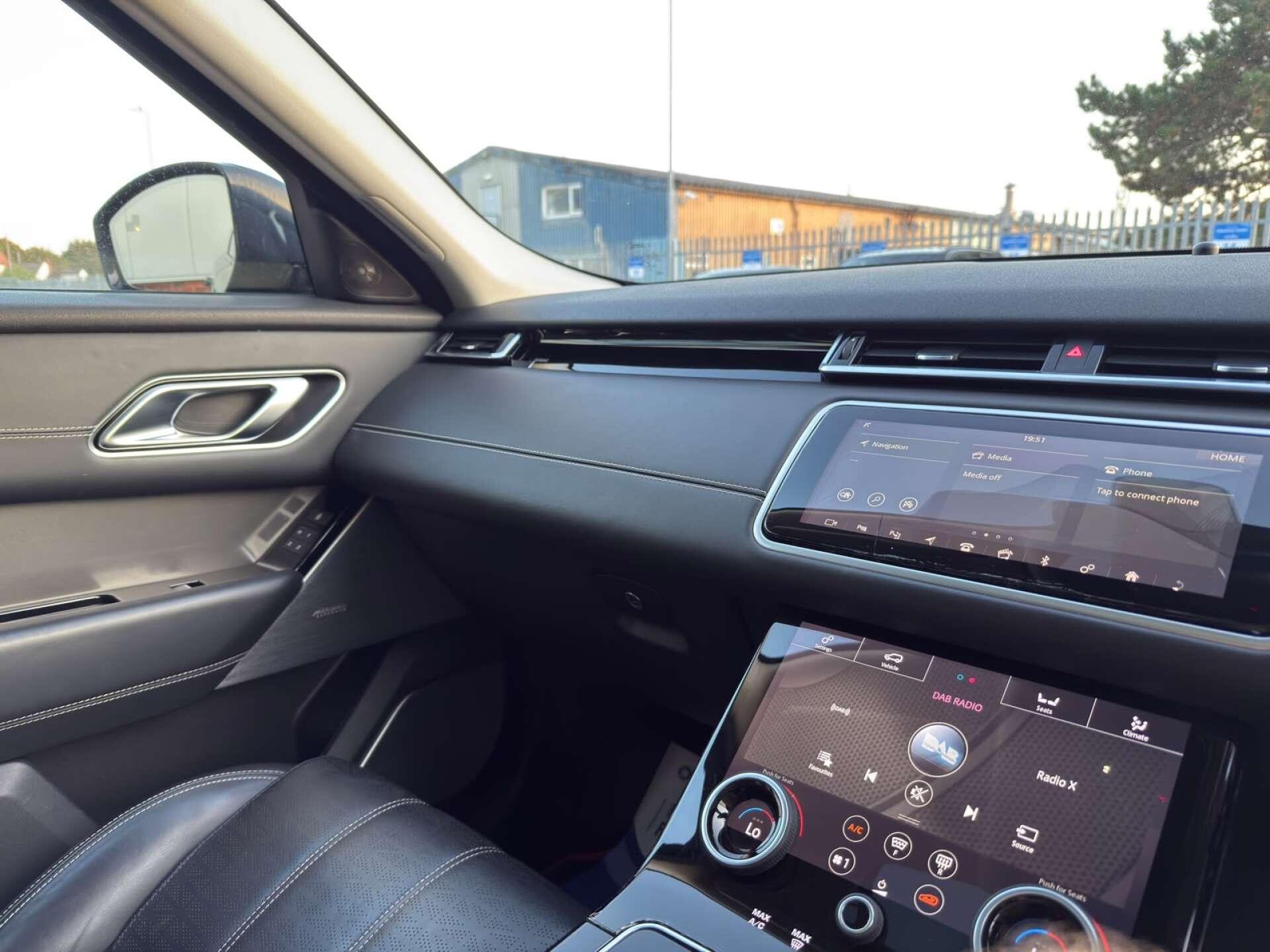 Land Rover Range Rover Velar view 53