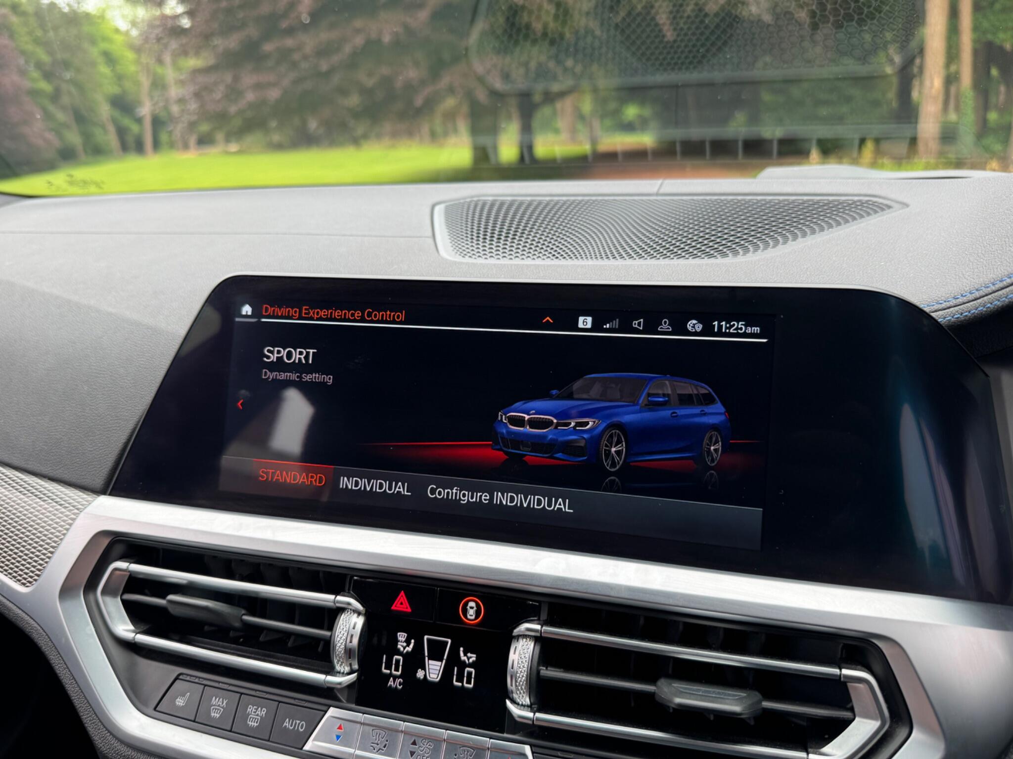BMW 3 Series view 32