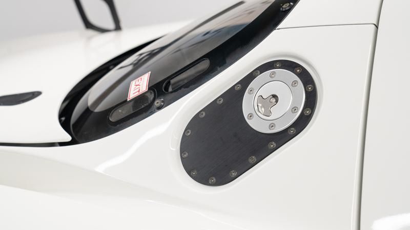 Mercedes-Benz SLS view 19