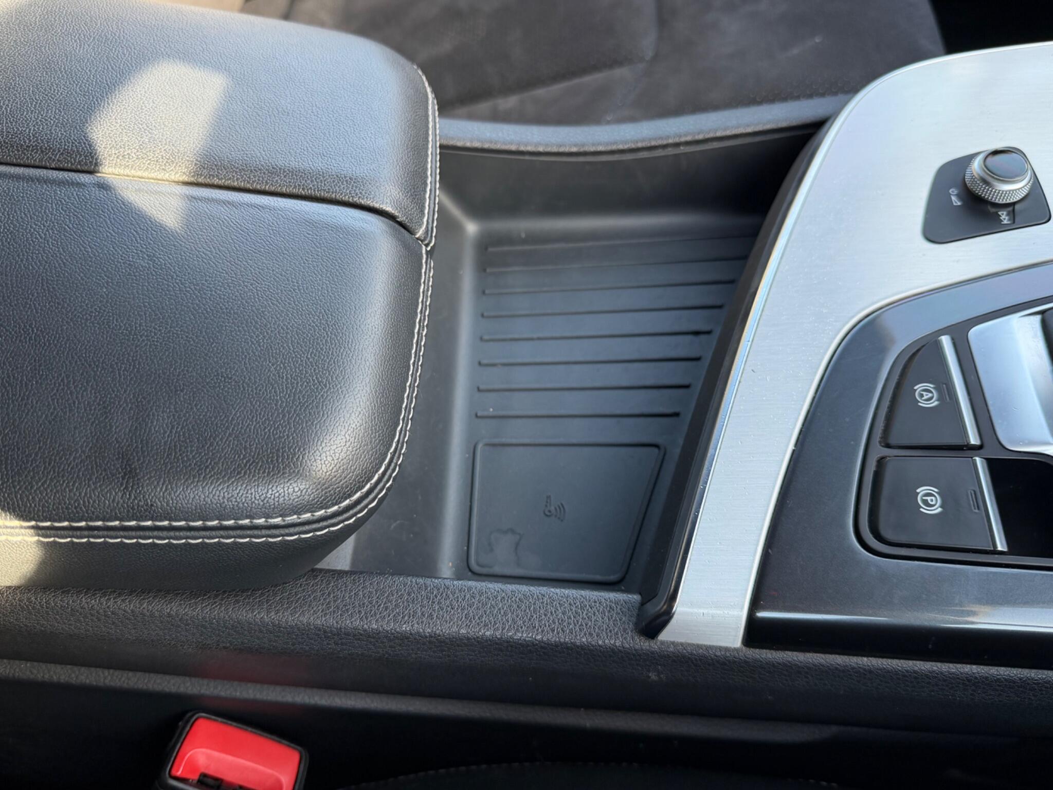 Audi Q7 view 38