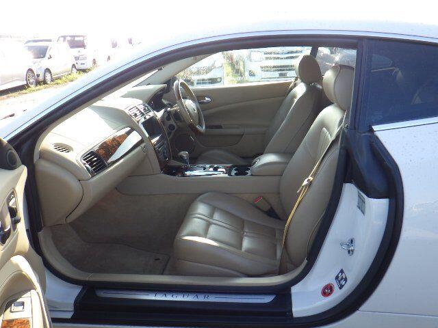 Jaguar XK view 10