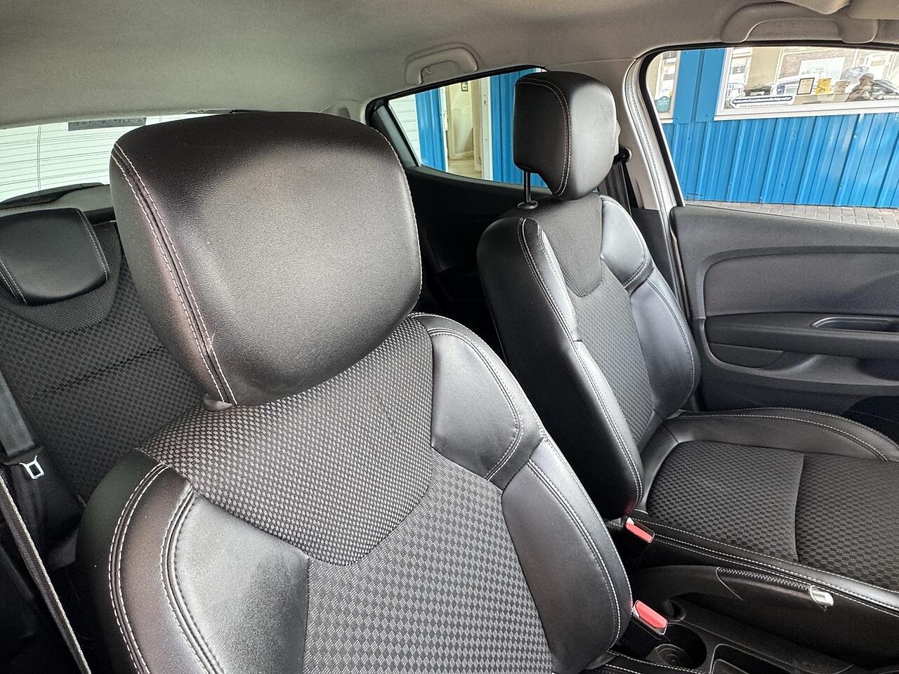 Renault Clio view 12