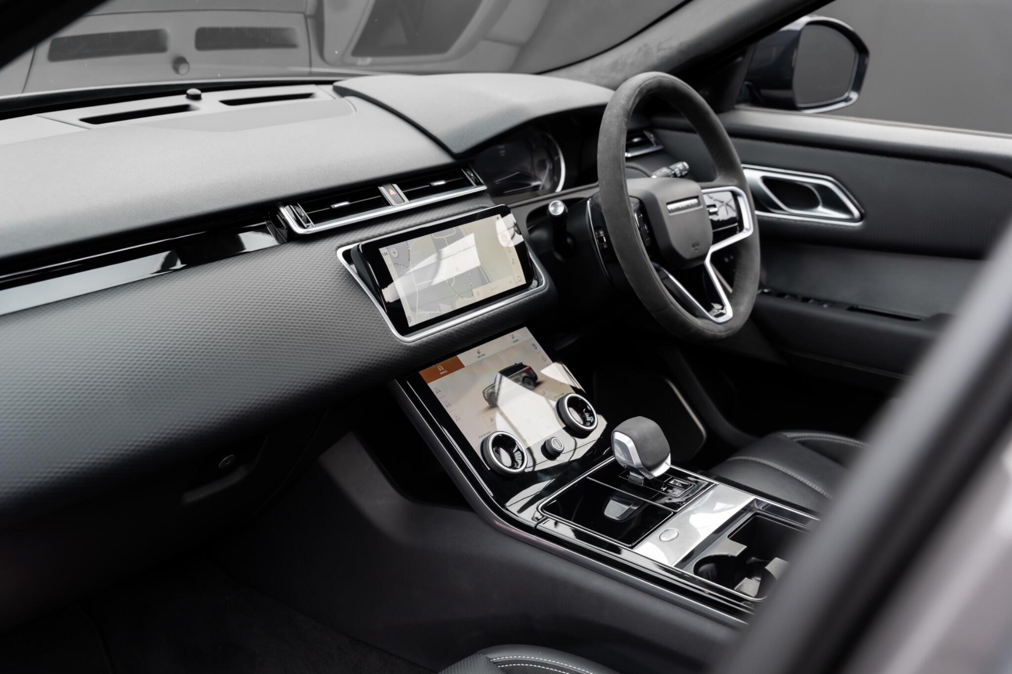 Land Rover Range Rover Velar view 19