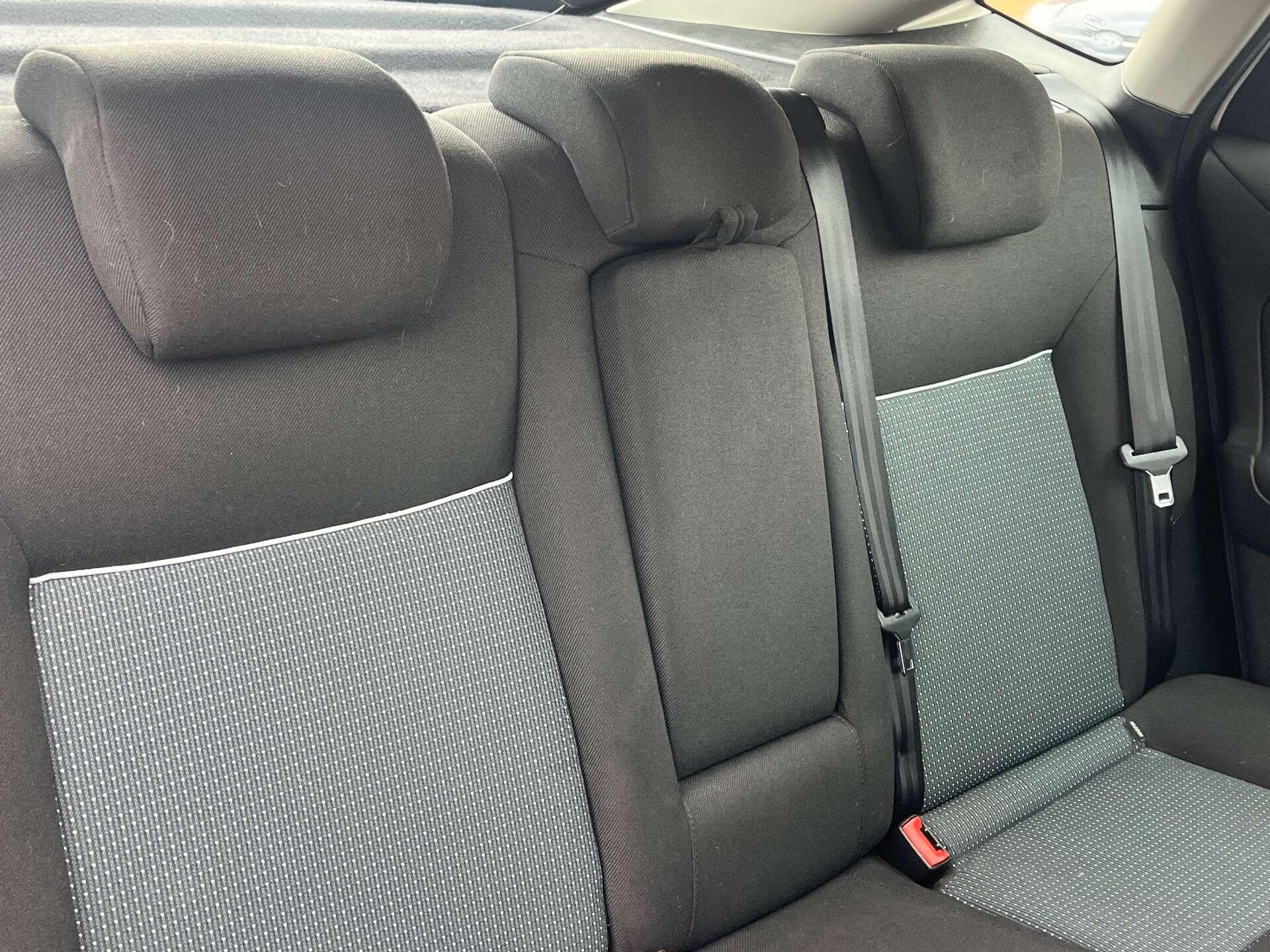 Ford Mondeo view 40