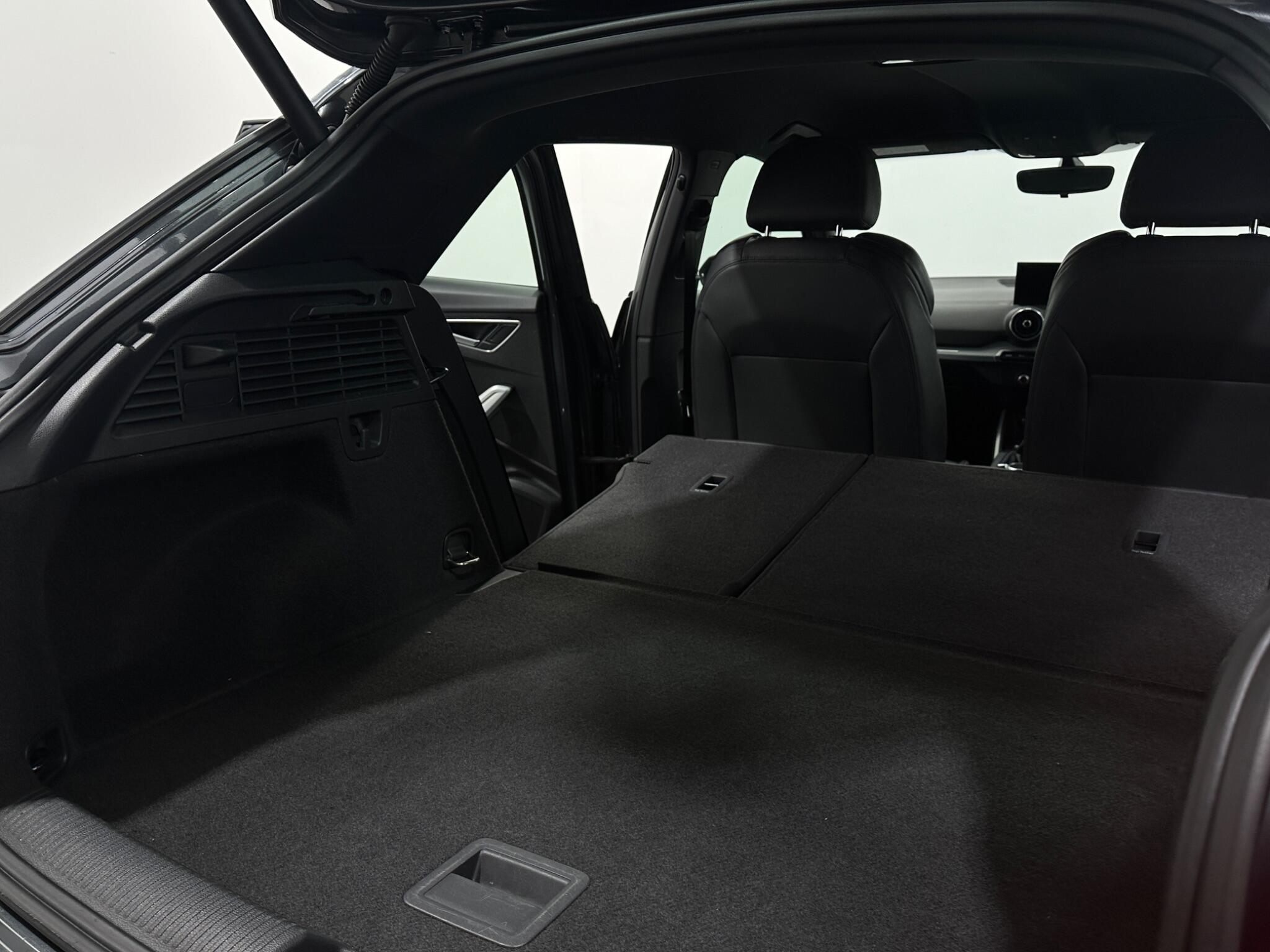 Audi Q2 view 42