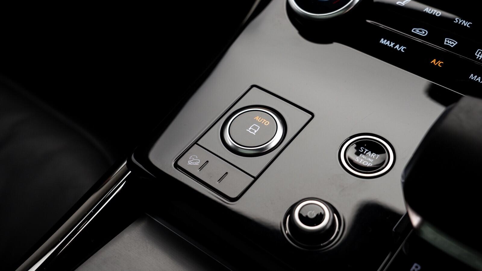 Land Rover Range Rover Sport view 28