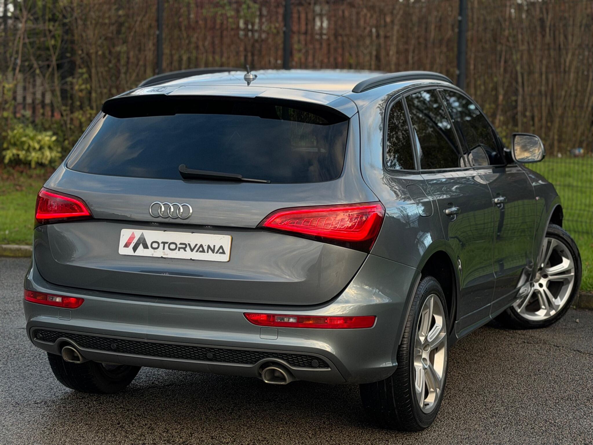 Audi Q5 view 13
