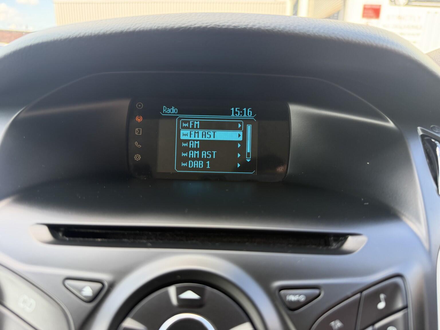 Ford Focus view 31